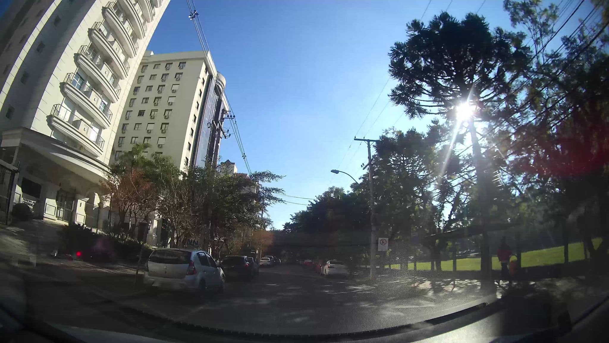 Street view near Hotel Blue Tree Towers, Porto Alegre — © marciosampaio (CC BY-SA · Mapillary)