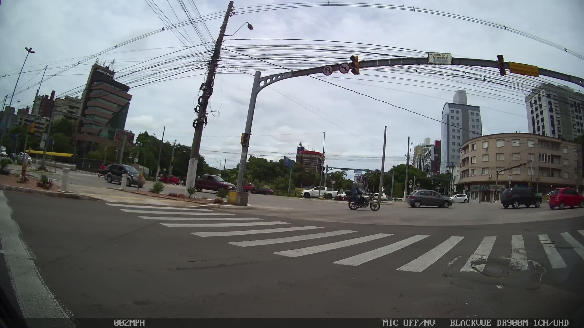 Street view near Novo Hotel Porto Alegre, Porto Alegre — © kaart_1 (CC BY-SA · Mapillary)