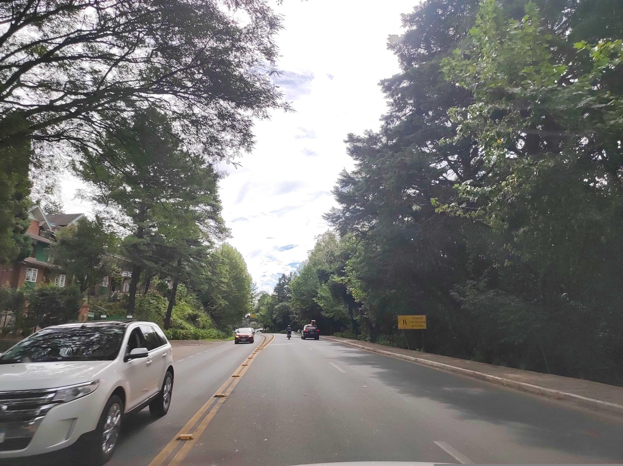 Street view near Hotel Azaléia, Gramado — © diegokrein (CC BY-SA · Mapillary)