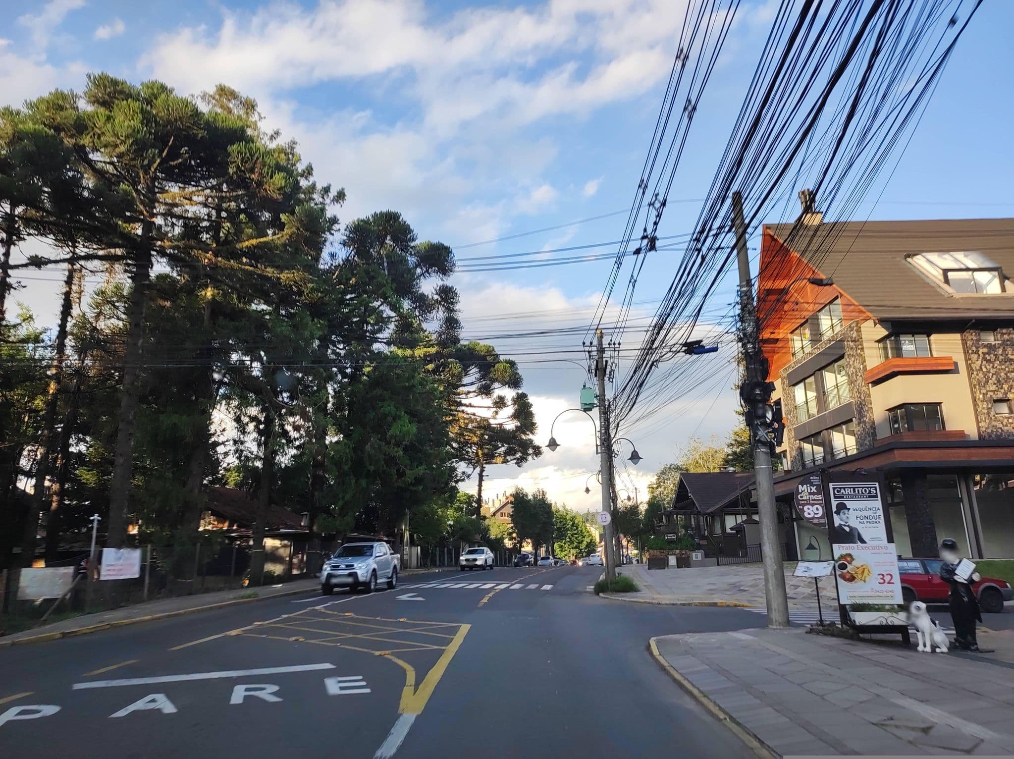 Street view near Pousada Tia Leonor, Gramado — © diegokrein (CC BY-SA · Mapillary)