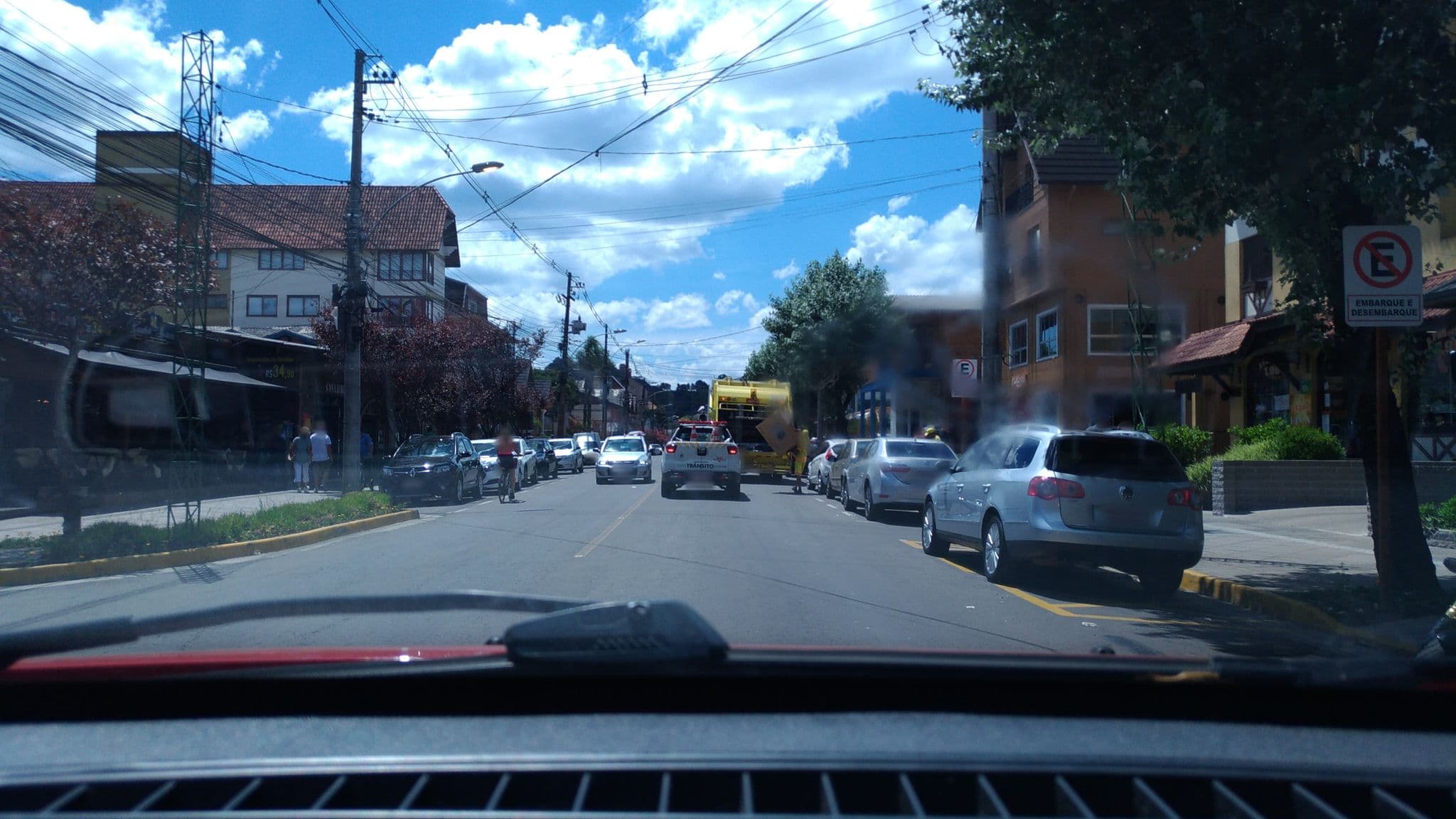 Street view near Hotel Fioreze Centro, Gramado — © viniciusgrassi (CC BY-SA · Mapillary)