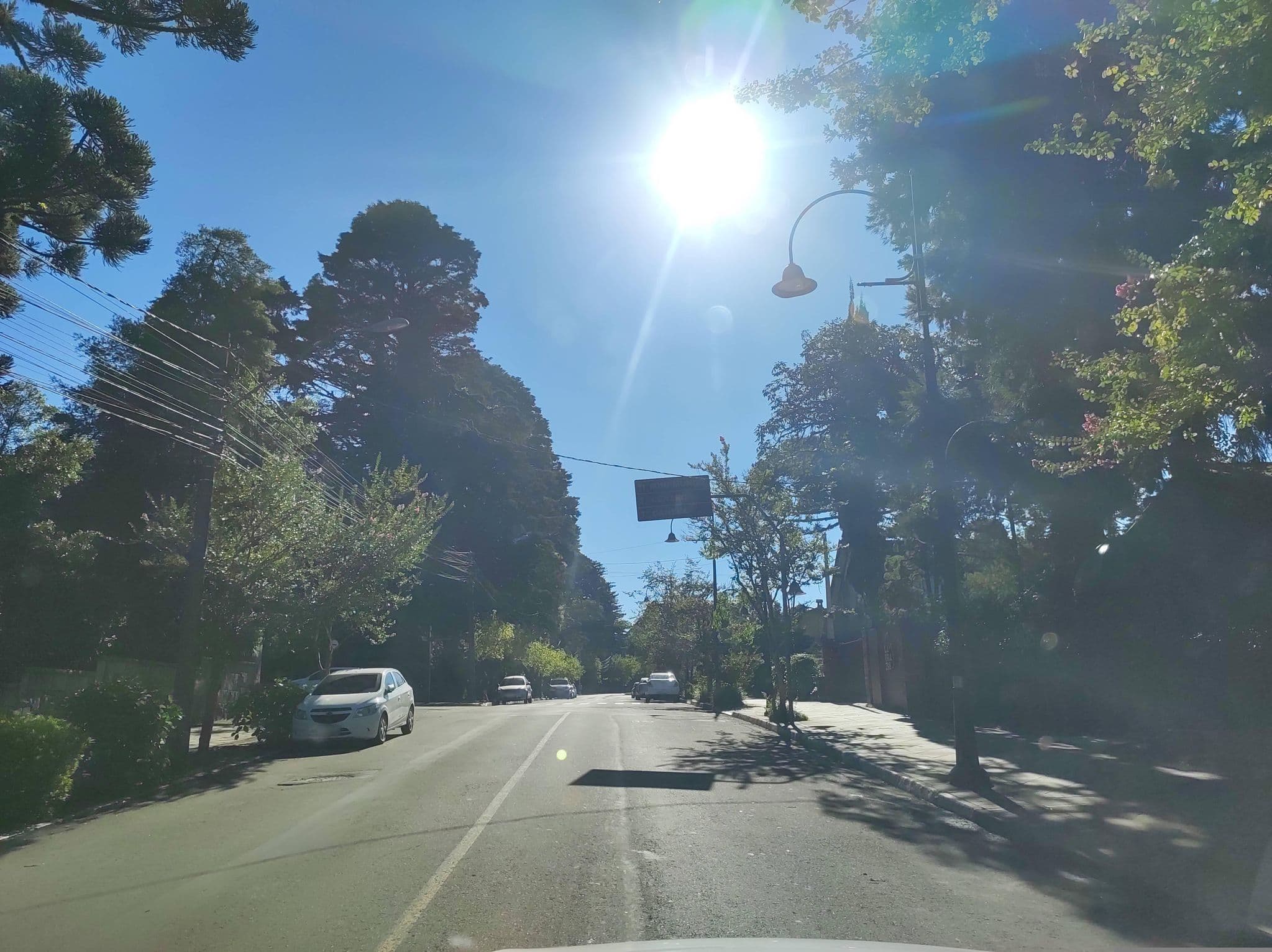 Street view near Hotel Laghetto Prêmio, Gramado — © diegokrein (CC BY-SA · Mapillary)