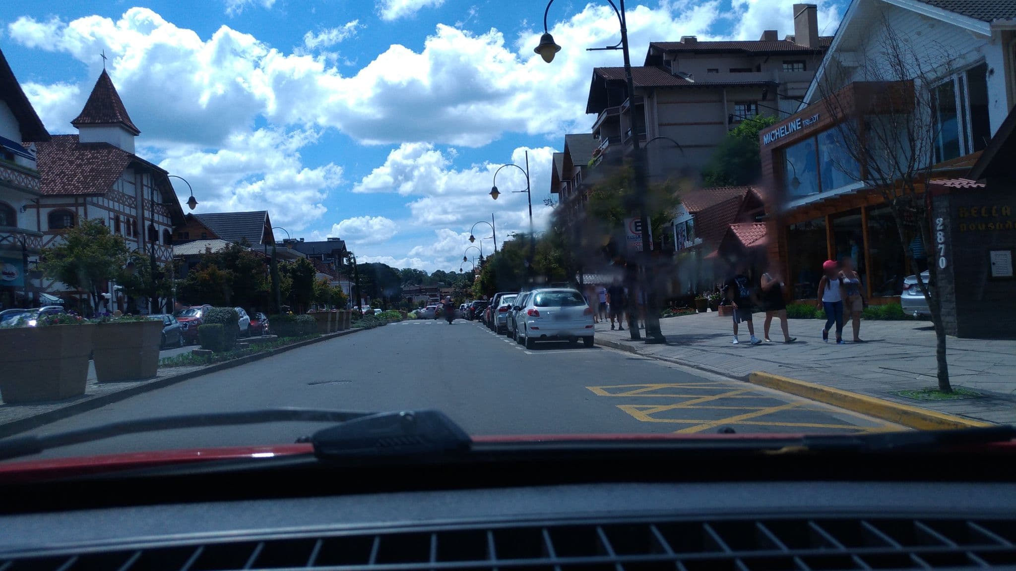 Street view near Pousada Metodista, Gramado — © viniciusgrassi (CC BY-SA · Mapillary)