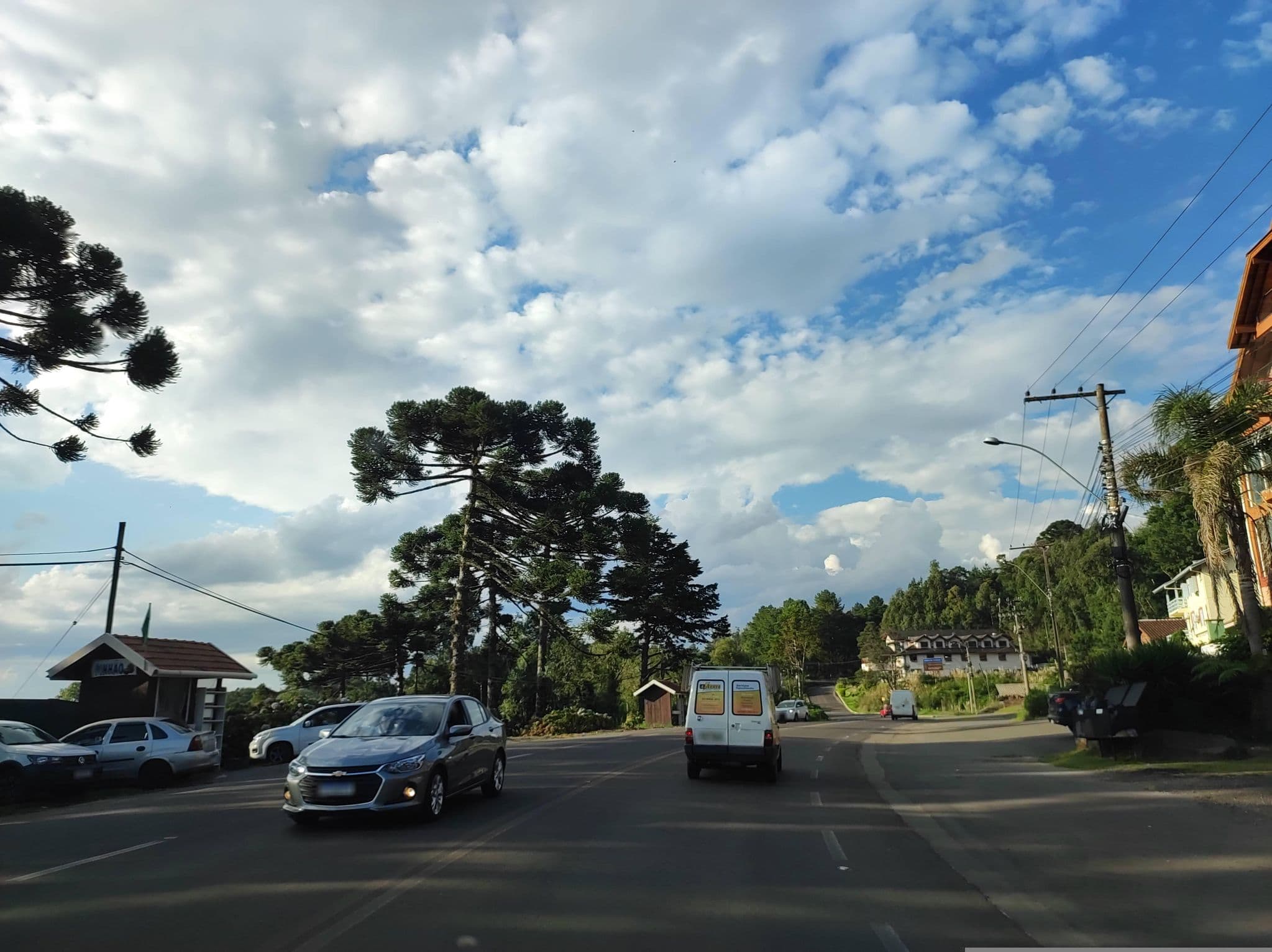 Street view near Casa Xixo Escultura, Gramado — © diegokrein (CC BY-SA · Mapillary)
