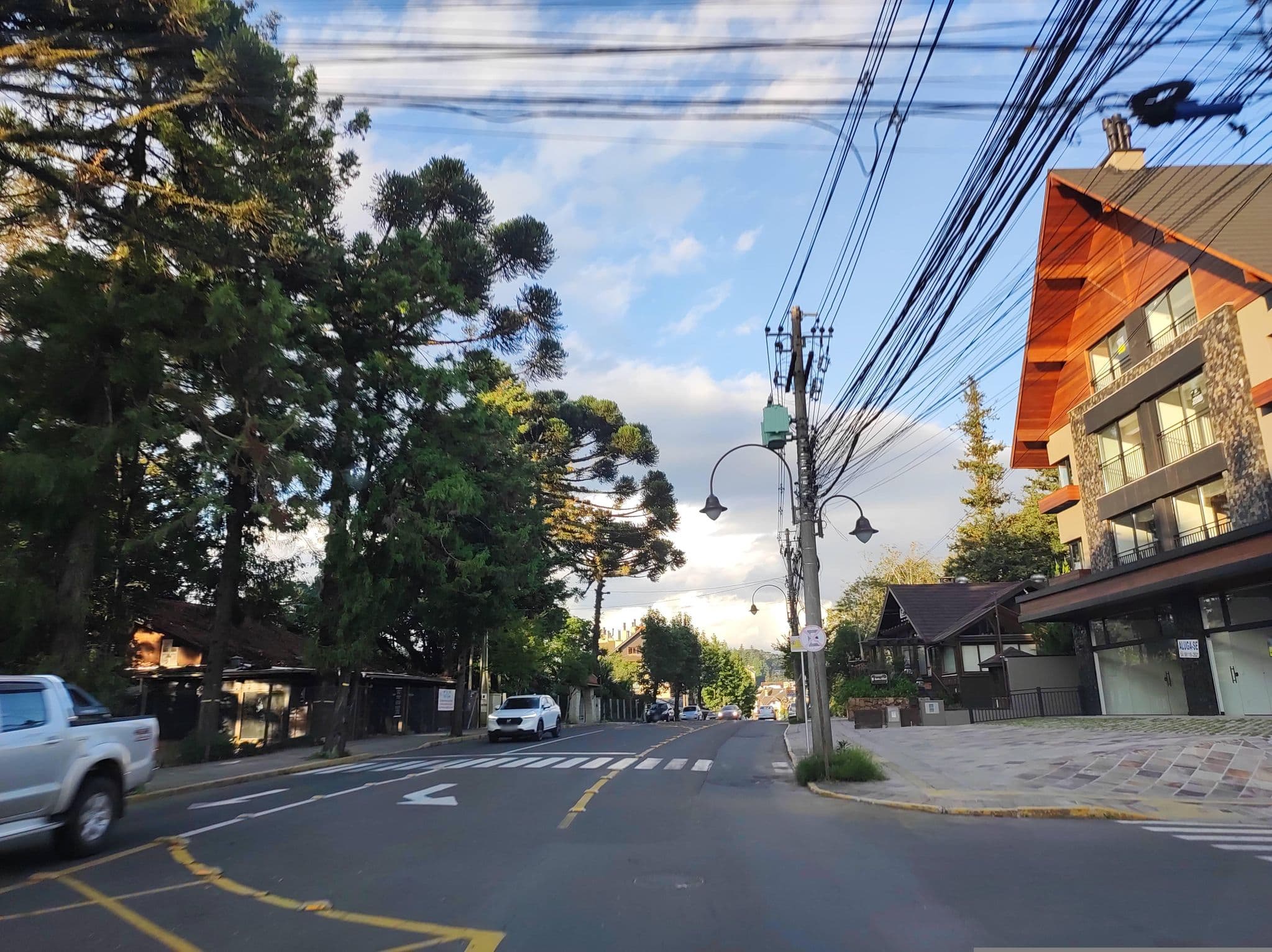 Street view near Pousada Reserva Da Colina, Gramado — © diegokrein (CC BY-SA · Mapillary)