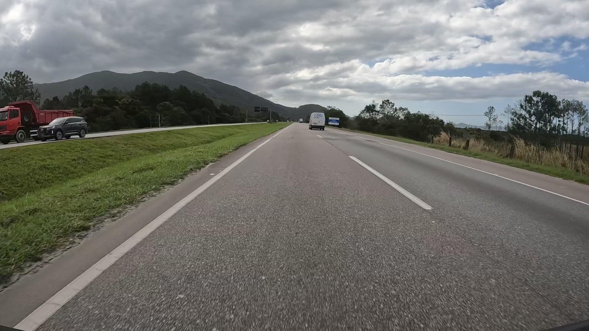 Street view near Nilto e Edivan Aluguel De Casas, Paulo Lopes — © HOUER (CC BY-SA · Mapillary)