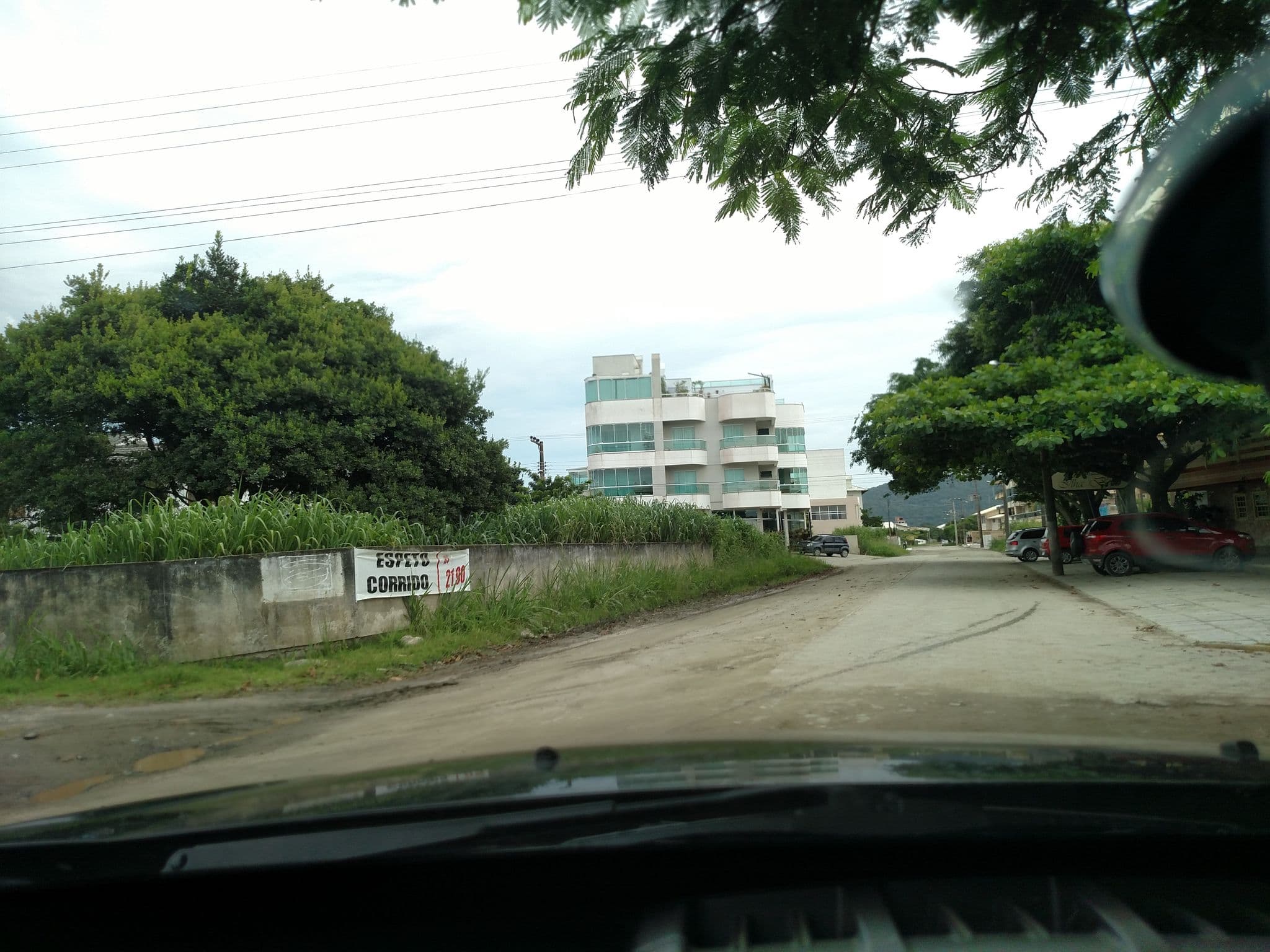 Street view near Pousada Ilha Bella, Bombinhas — © adrianojbr (CC BY-SA · Mapillary)