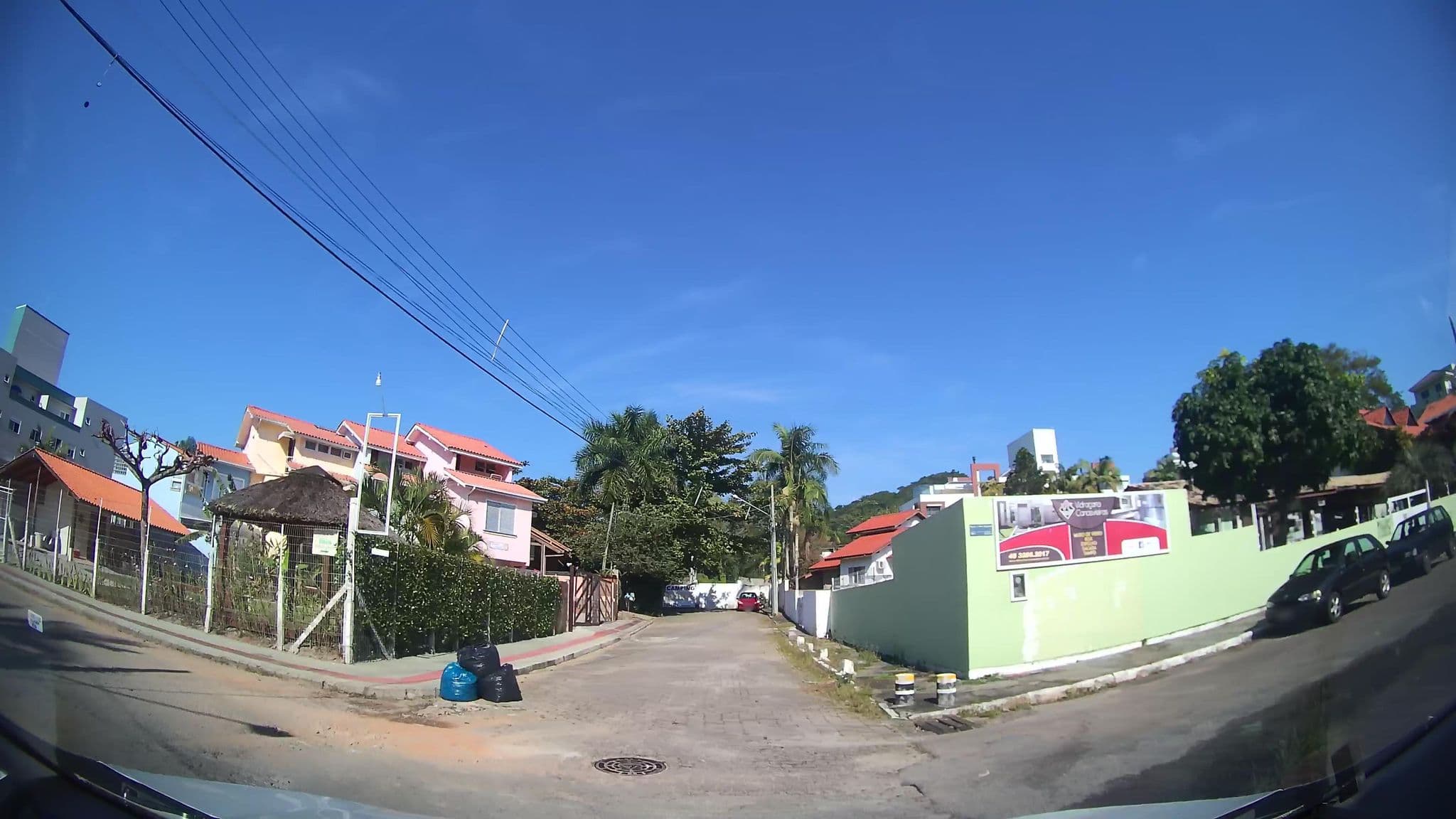Street view near Pousada Vivenda Maria do Mar, Governador Celso Ramos — © marciosampaio (CC BY-SA · Mapillary)