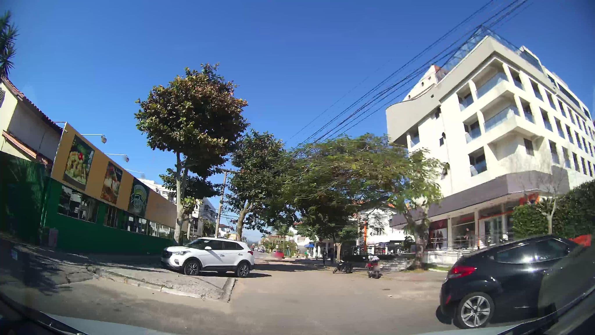 Street view near Fenicia Palace Hotel, Florianopolis, Governador Celso Ramos — © marciosampaio (CC BY-SA · Mapillary)