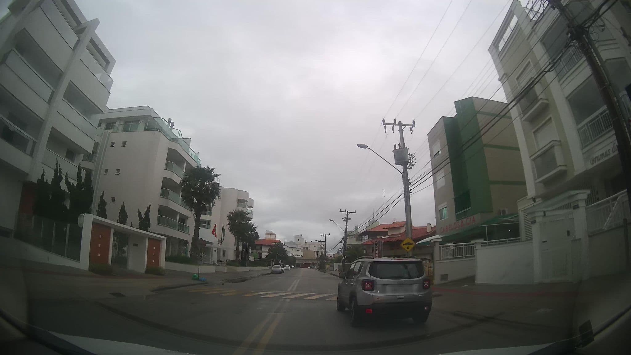 Street view near Ilha dos Patos Praia Hotel, Itacorubi — © marciosampaio (CC BY-SA · Mapillary)