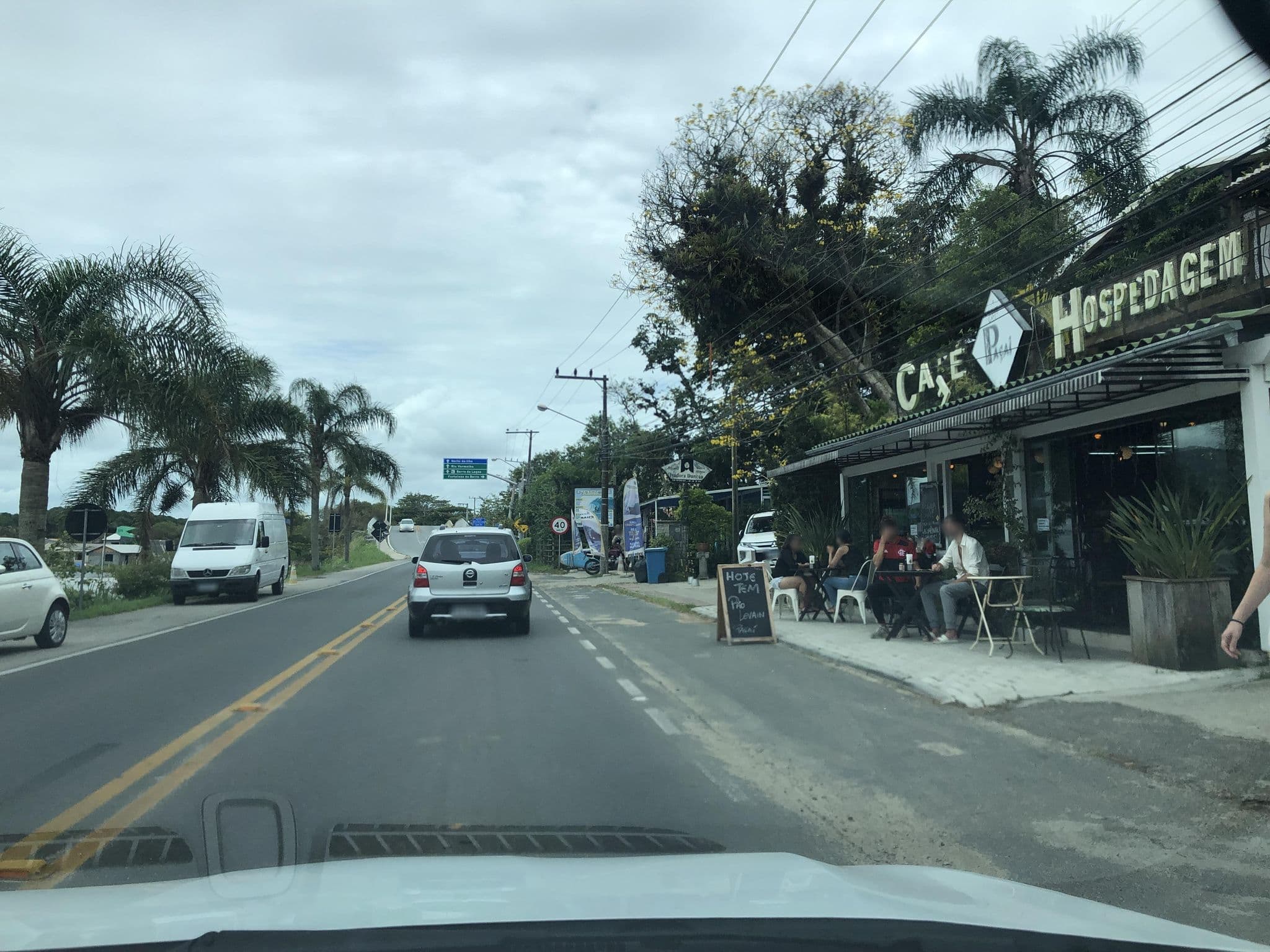 Street view near Isadora Duncan Guest House, Lagoa — © alantiagofelipe (CC BY-SA · Mapillary)