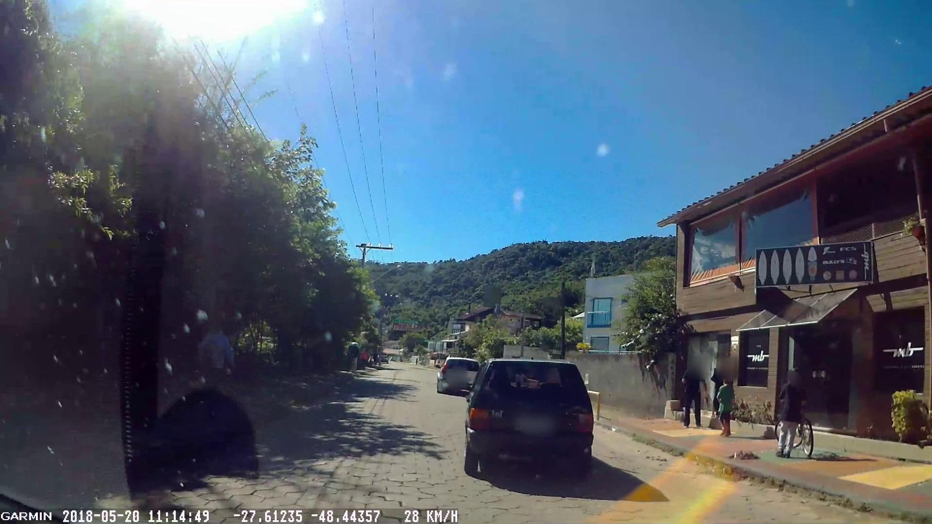 Street view near Pousada Joaquina 433 Floripa, Lagoa — © tomio (CC BY-SA · Mapillary)