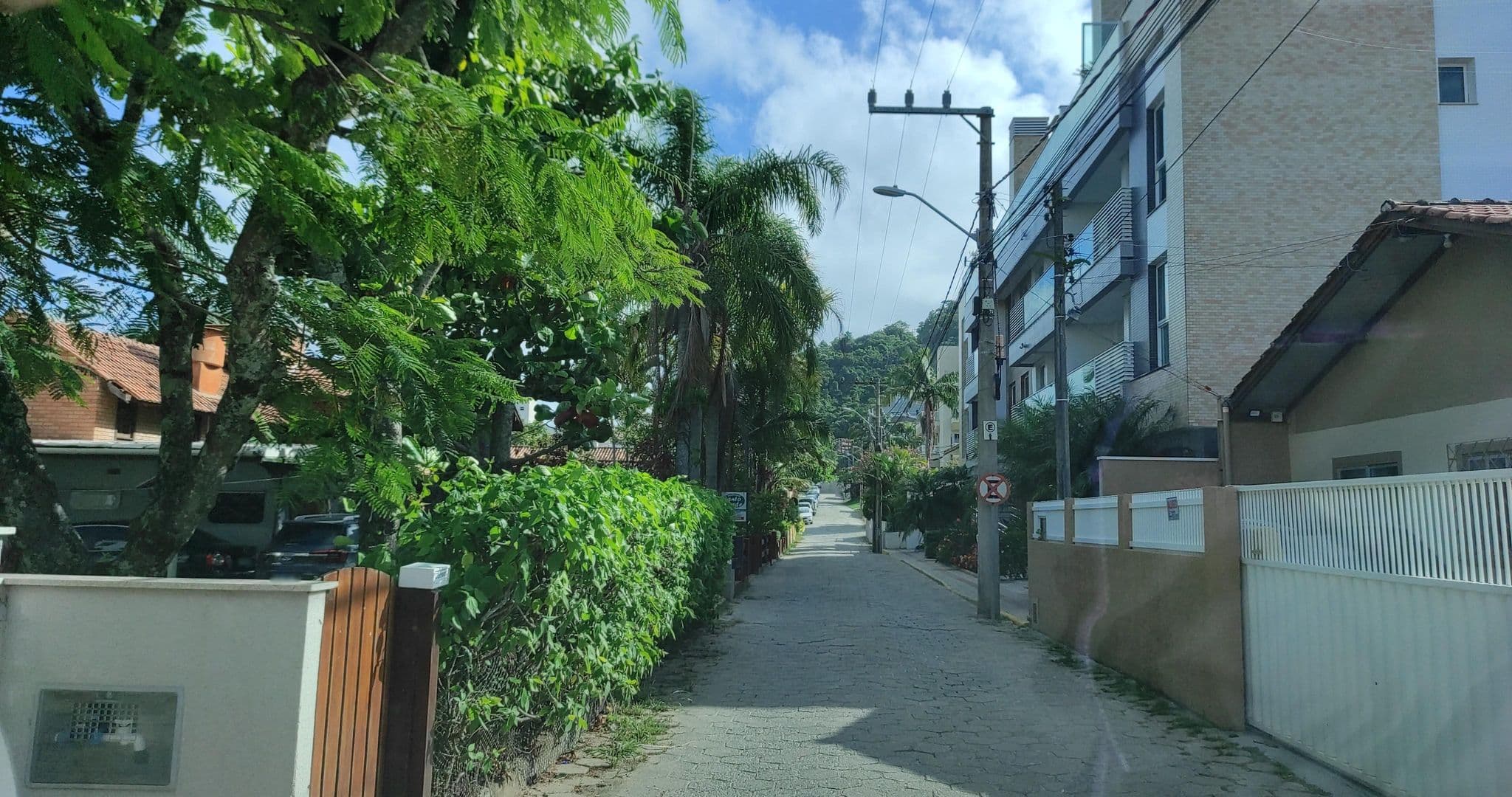 Street view near Pousada do Alemão, Bombinhas — © diegokrein (CC BY-SA · Mapillary)