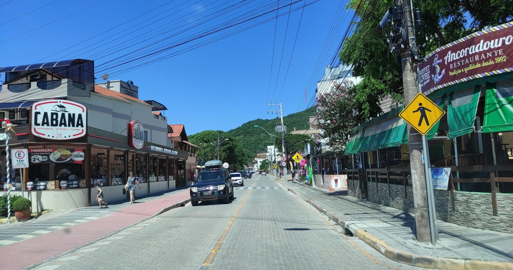 Street view near Pousada Bombinhas, Bombinhas — © diegokrein (CC BY-SA · Mapillary)