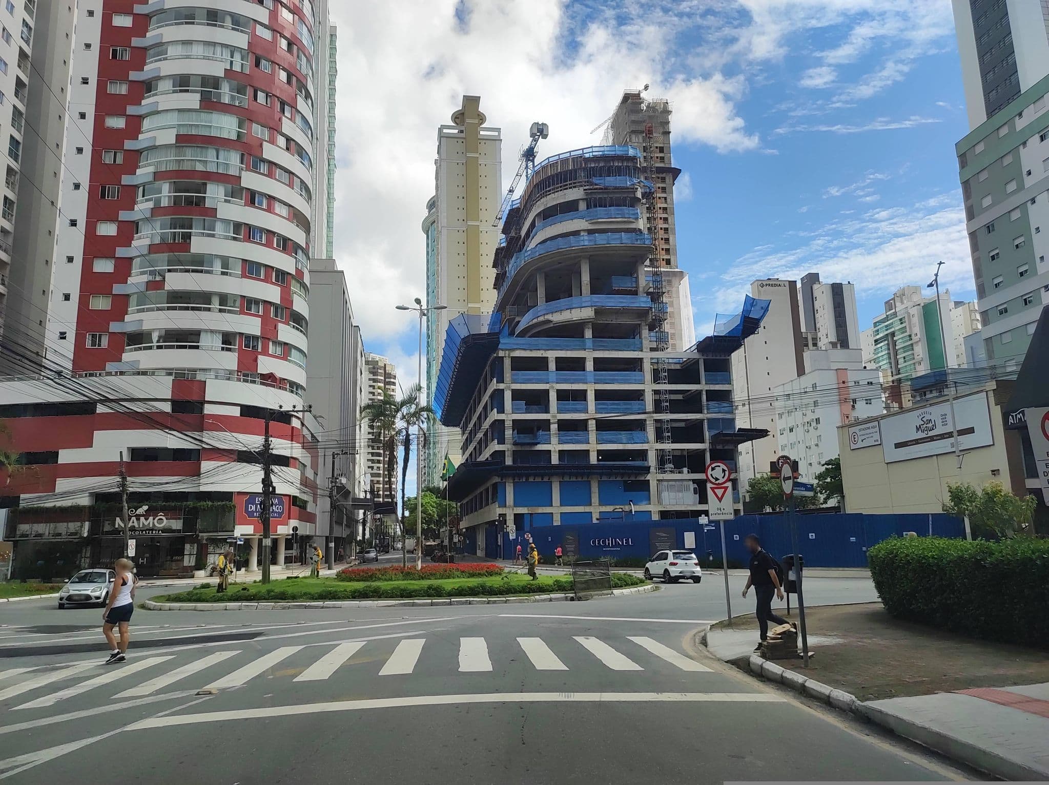 Street view near Pousada Villa Atlantica, Balneário Camboriú — © diegokrein (CC BY-SA · Mapillary)