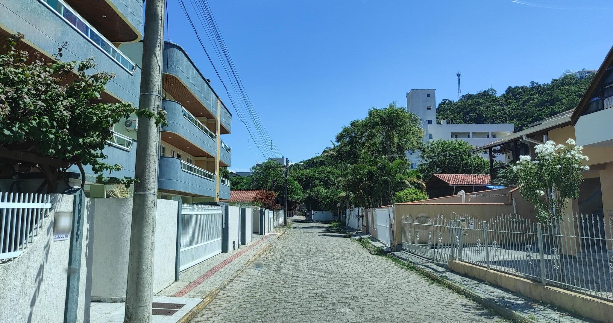 Street view near Casa da Praia, Bombinhas — © diegokrein (CC BY-SA · Mapillary)