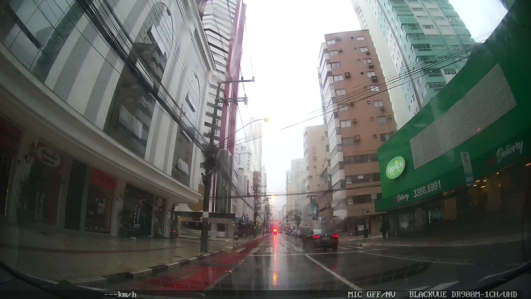Street view near Camboriú Praia Hotel, Balneário Camboriú — © kaart5 (CC BY-SA · Mapillary)
