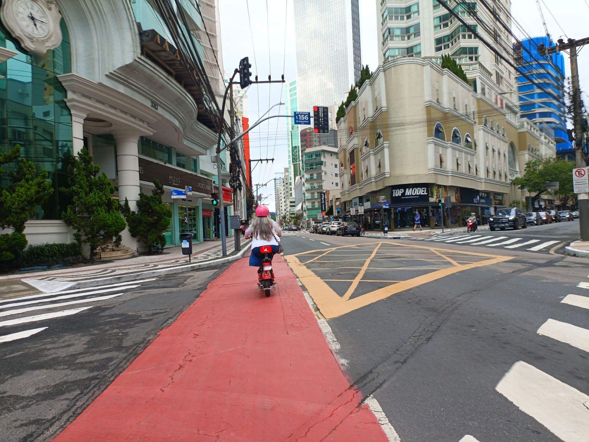 Street view near Senha Net, Balneário Camboriú — © ags1968 (CC BY-SA · Mapillary)