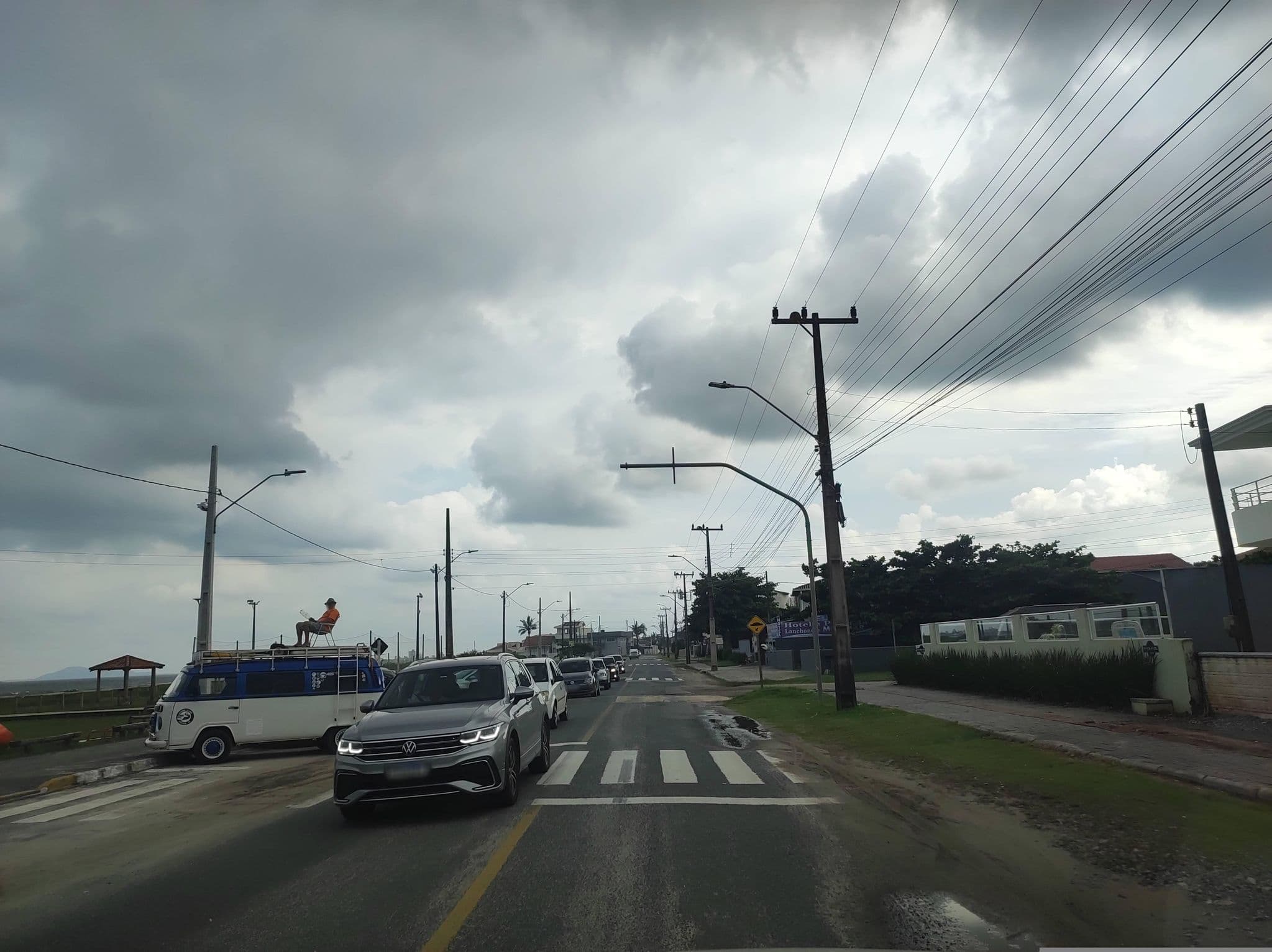 Street view near Hotel Vila ÁguaMar, Guaratuba — © diegokrein (CC BY-SA · Mapillary)