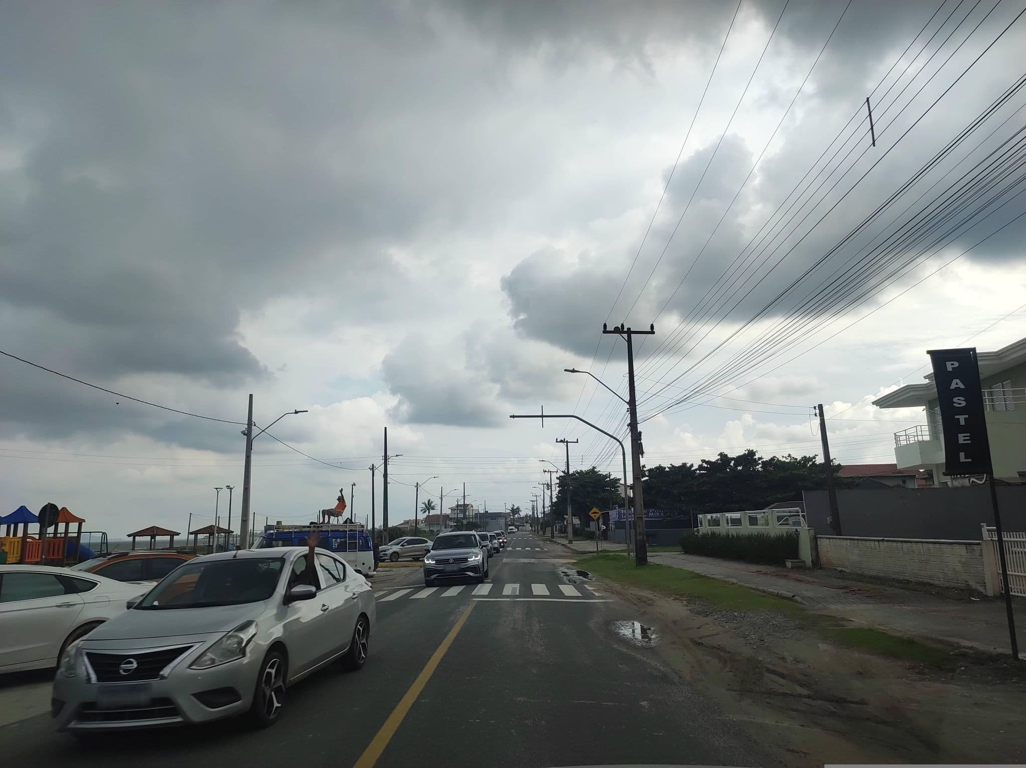 Street view near Zoe Hotel, Guaratuba — © diegokrein (CC BY-SA · Mapillary)