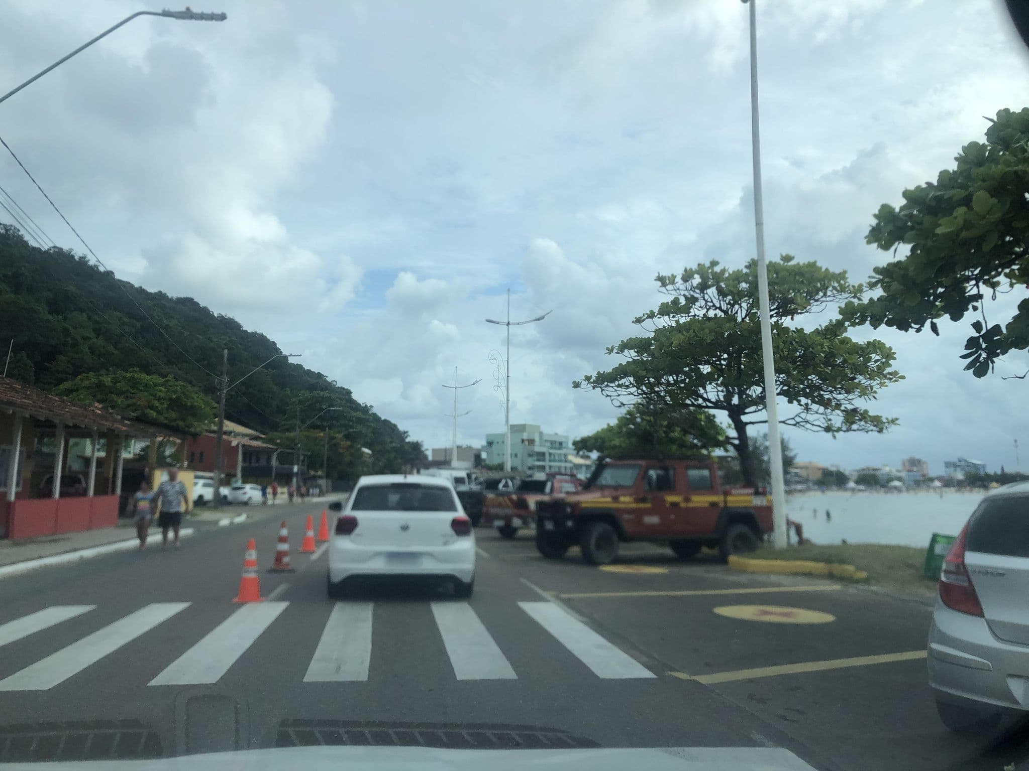 Street view near Praia Enseada Apartamentos, São Francisco do Sul — © alantiagofelipe (CC BY-SA · Mapillary)