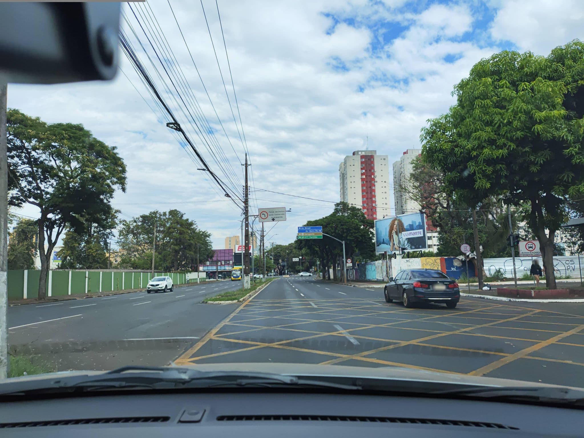 Street view near piscina hotel taroba, Foz do Iguaçu — © brunoslowen (CC BY-SA · Mapillary)