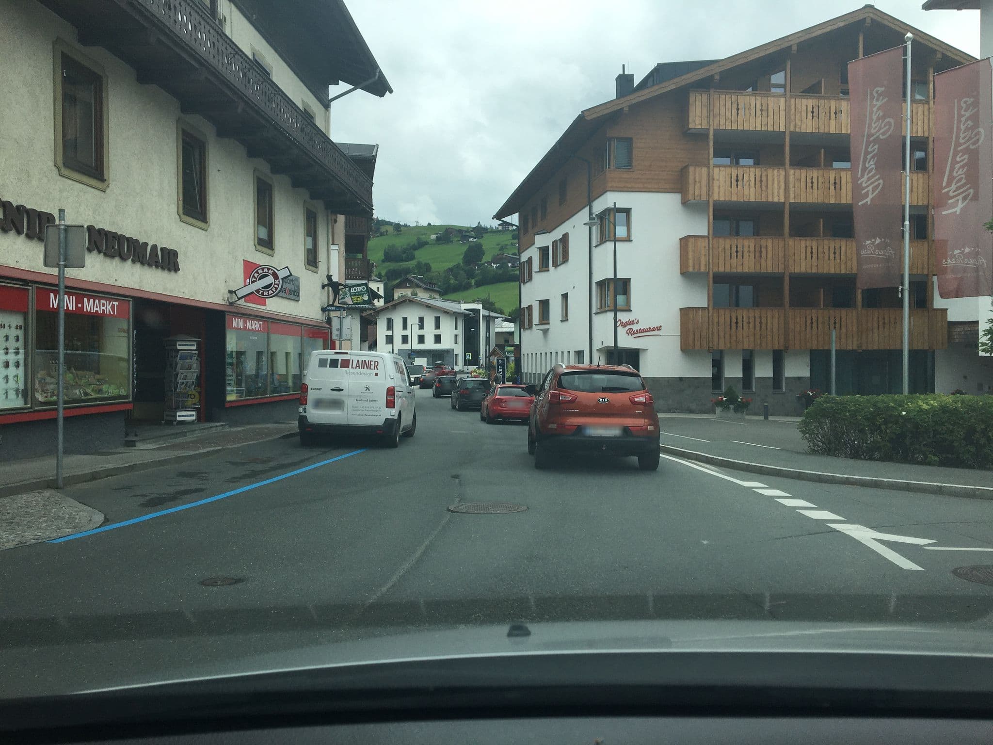Street view near Gasthause Neumair, Kaprun — © chicc0 (CC BY-SA · Mapillary)