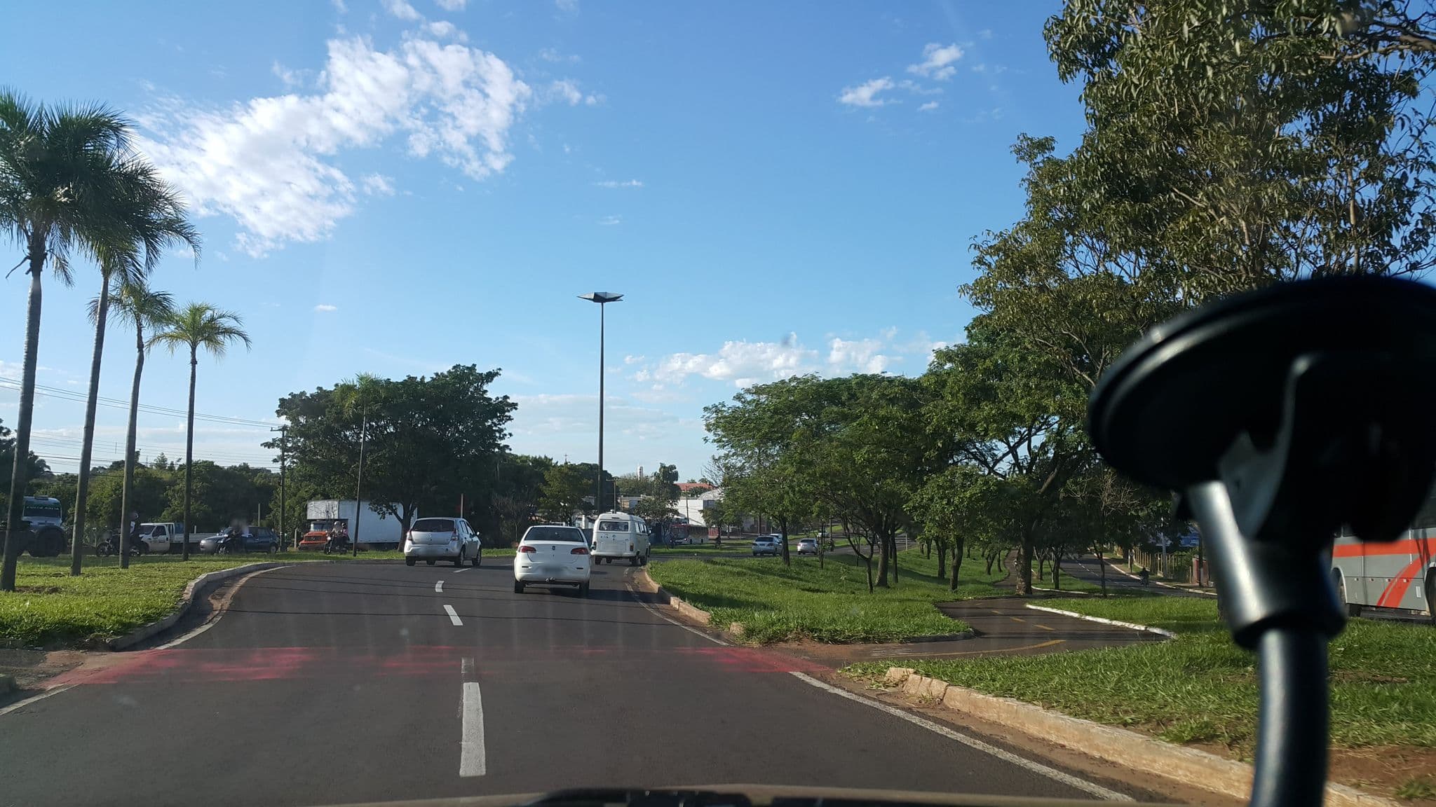 Street view near Hotel Bibosi, Campo Grande — © ursobranco4467 (CC BY-SA · Mapillary)