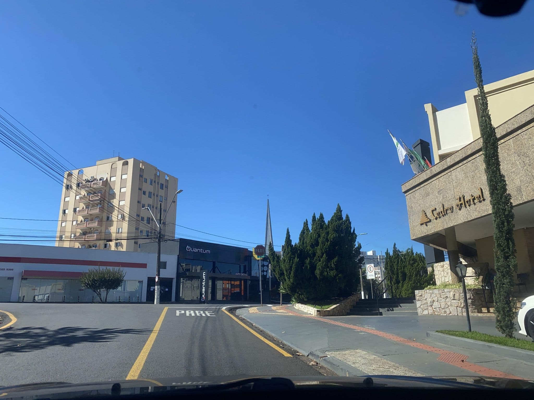 Street view near Cedro Hotel, Londrina — © WeltonBaratelli (CC BY-SA · Mapillary)