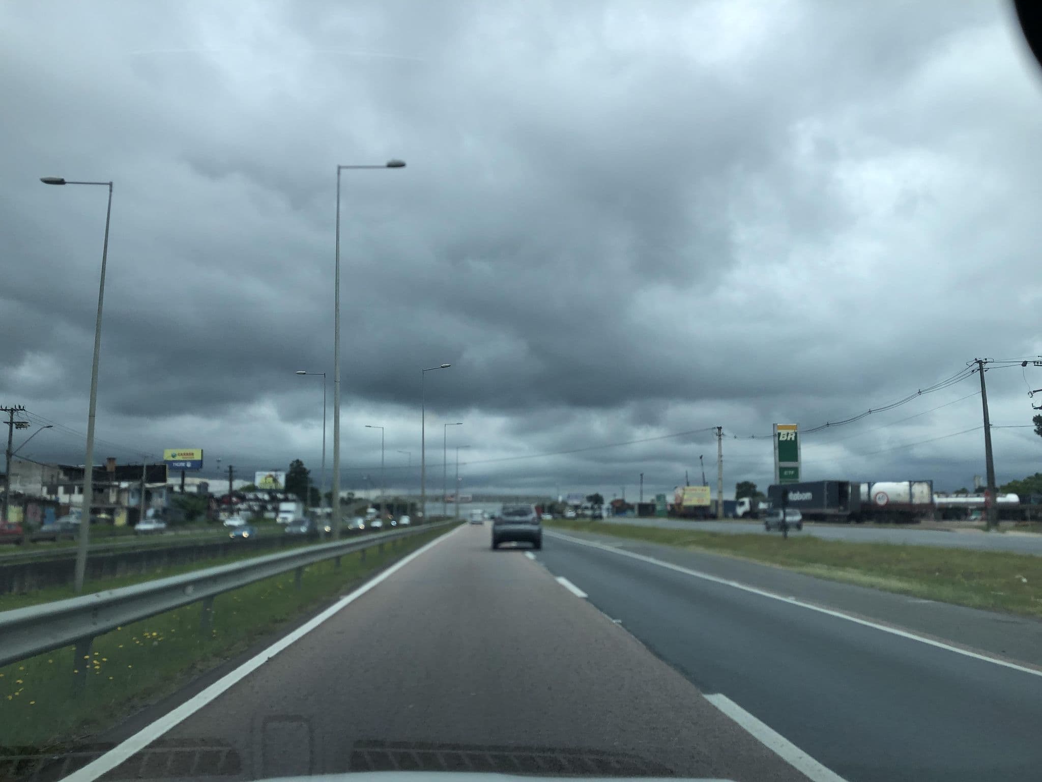 Street view near Hotel Splendore, São José dos Pinhais — © alantiagofelipe (CC BY-SA · Mapillary)