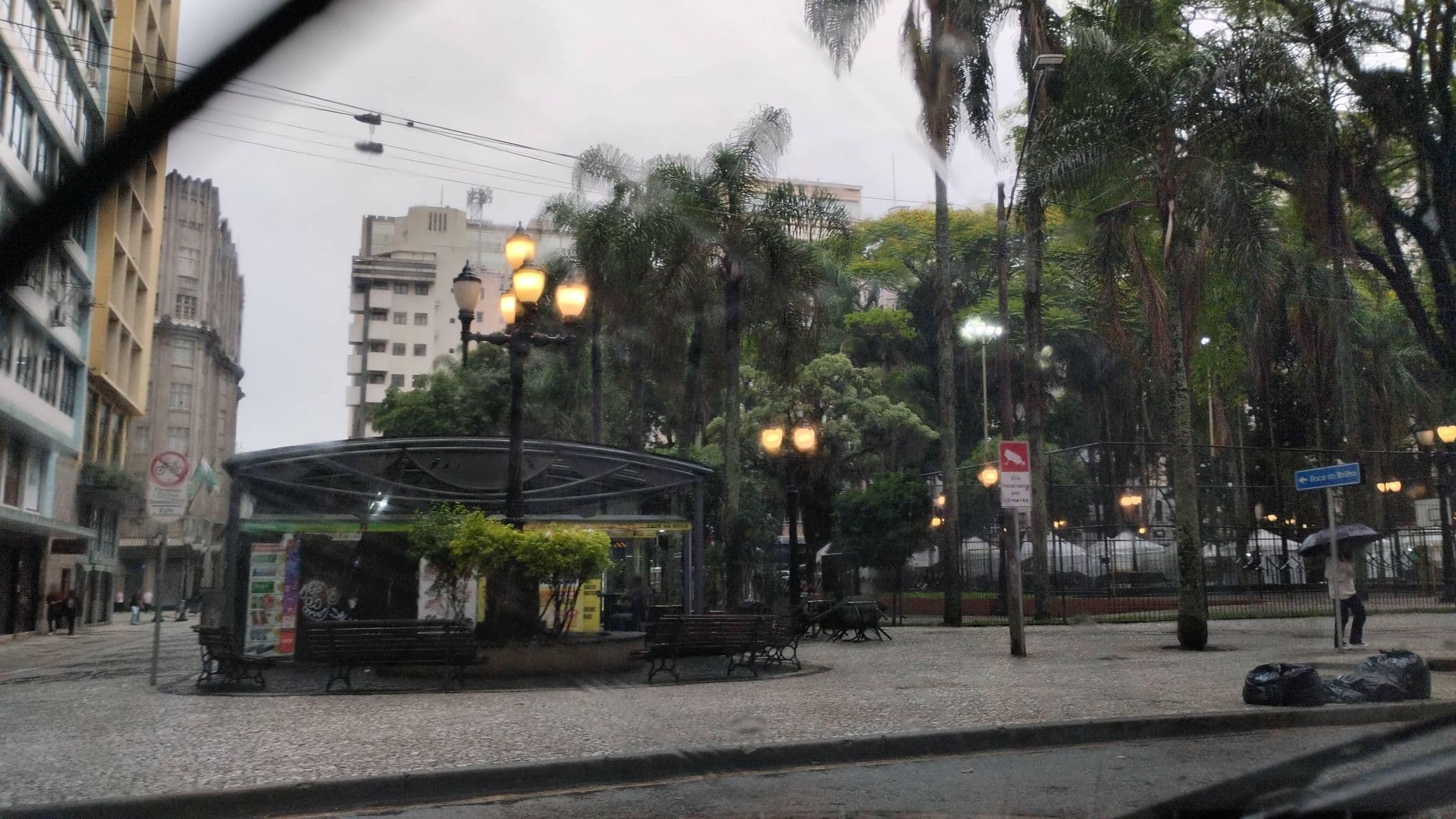 Street view near Hotel Palmares, Curitiba — © Kaart_Local (CC BY-SA · Mapillary)