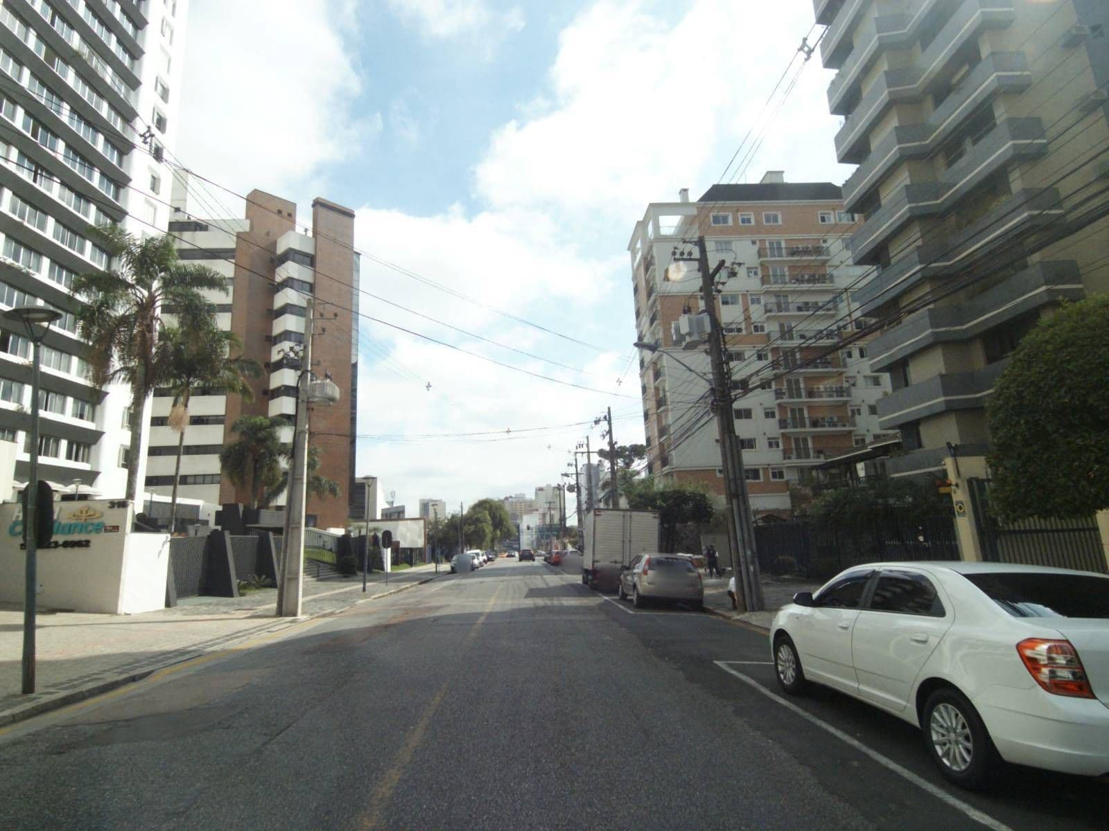Street view near Hotel Confiance, Curitiba — © projevias (CC BY-SA · Mapillary)