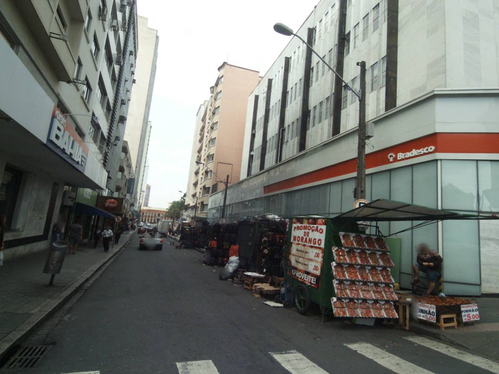 Street view near Hotel Kim, Curitiba — © projevias (CC BY-SA · Mapillary)