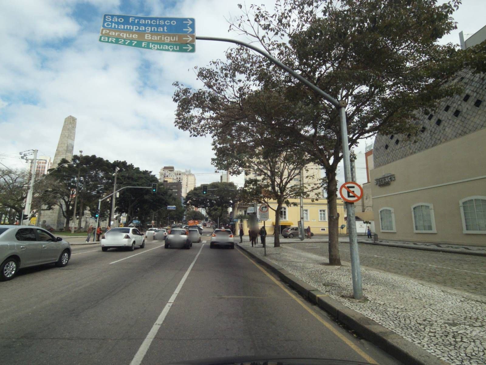 Street view near Hotel Platina, Curitiba — © projevias (CC BY-SA · Mapillary)