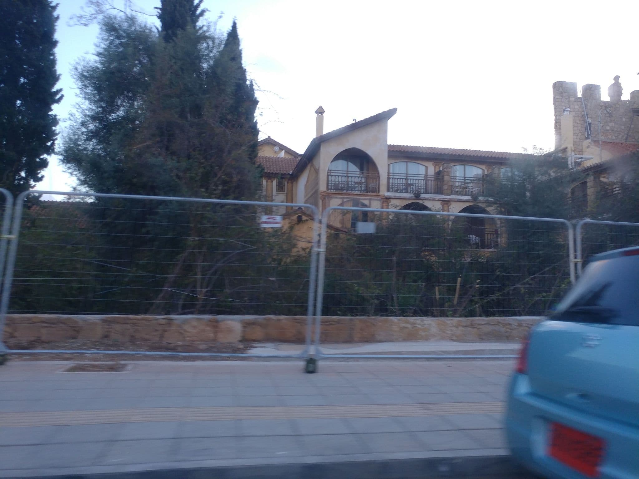 Street view near Roman, Paphos — © tror (CC BY-SA · Mapillary)