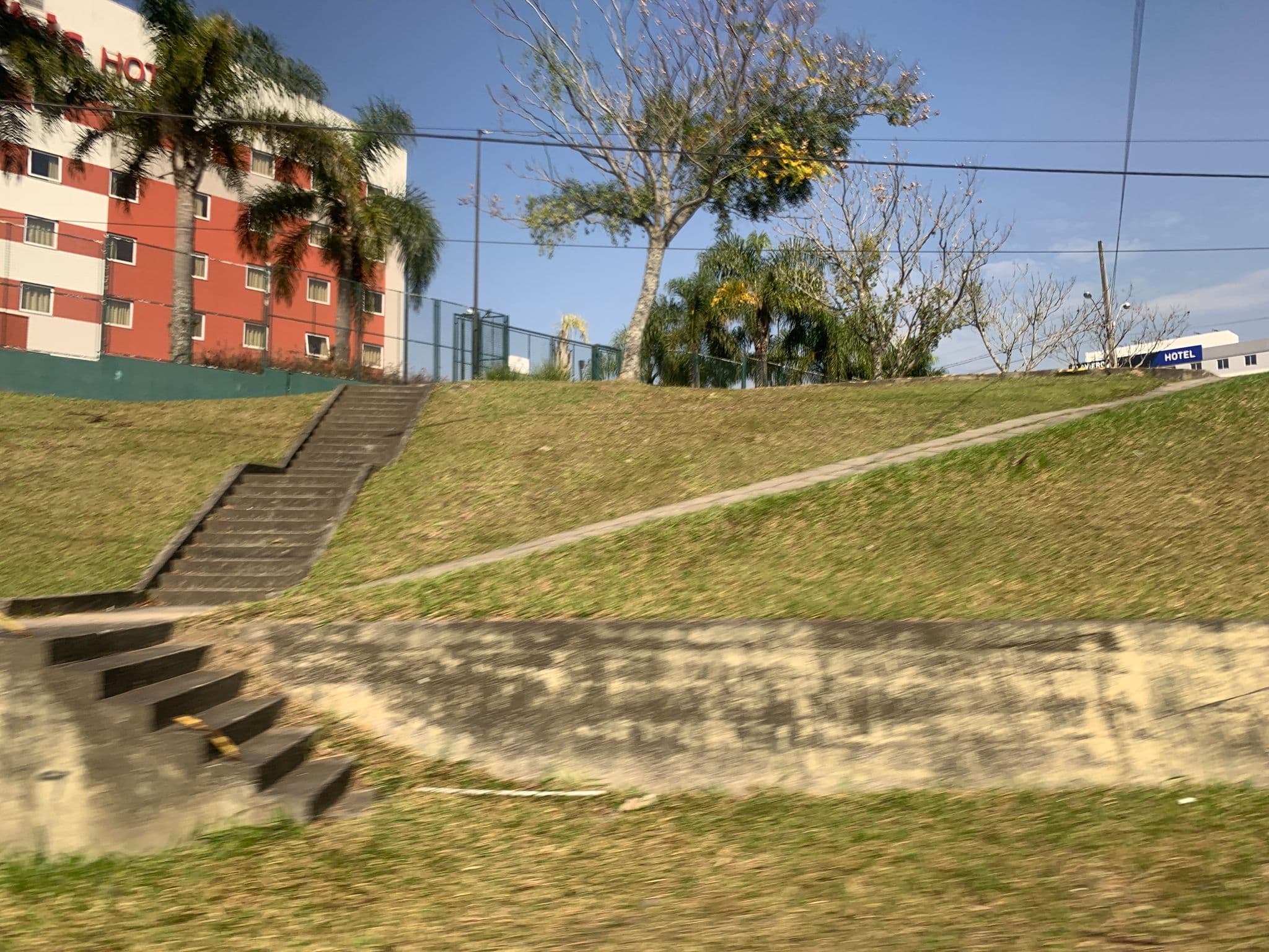 Street view near Ibis Quarto 460, São José dos Pinhais — © noel (CC BY-SA · Mapillary)