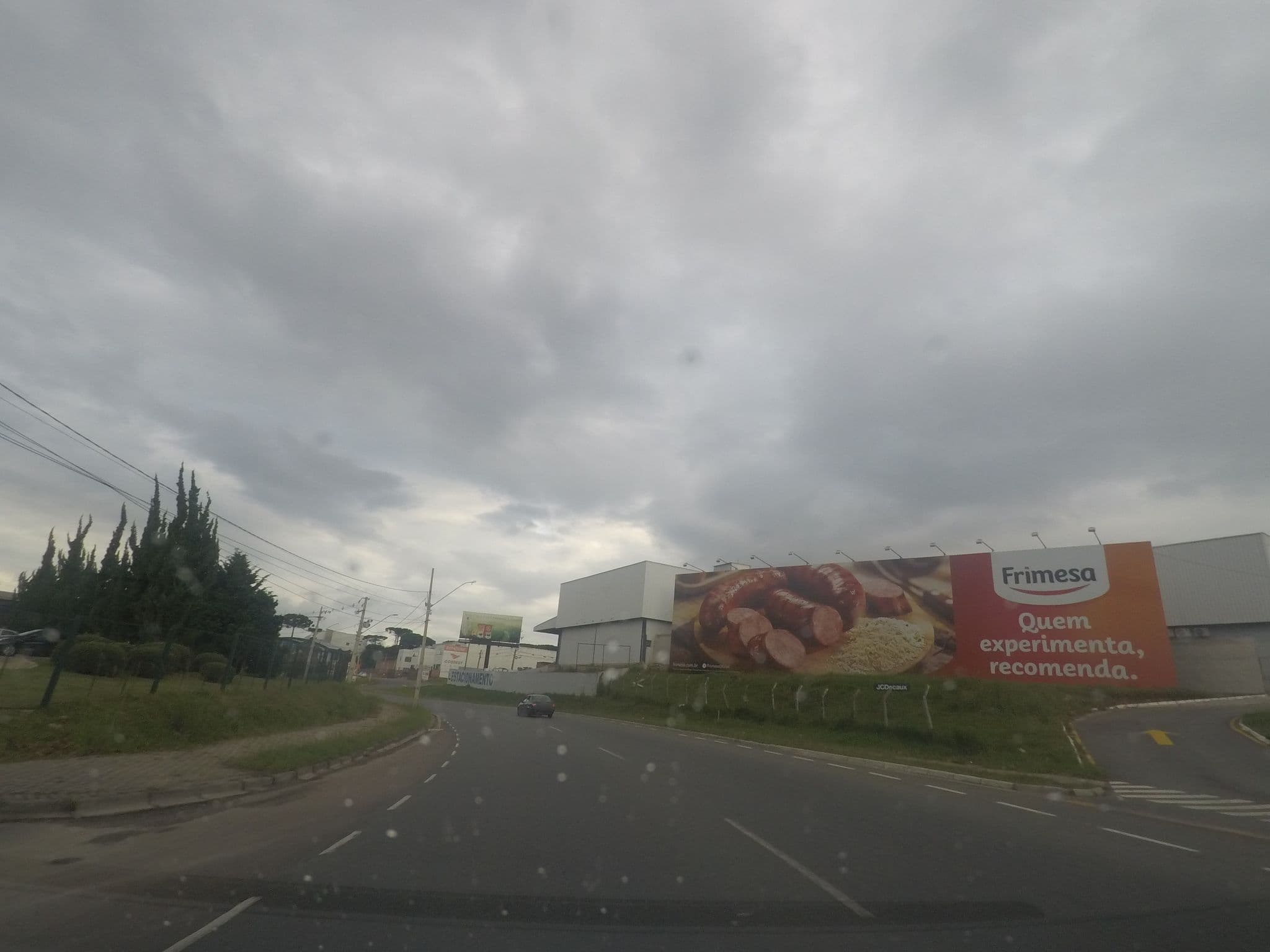 Street view near Mercure Hotel, São José dos Pinhais — © marciosampaio (CC BY-SA · Mapillary)