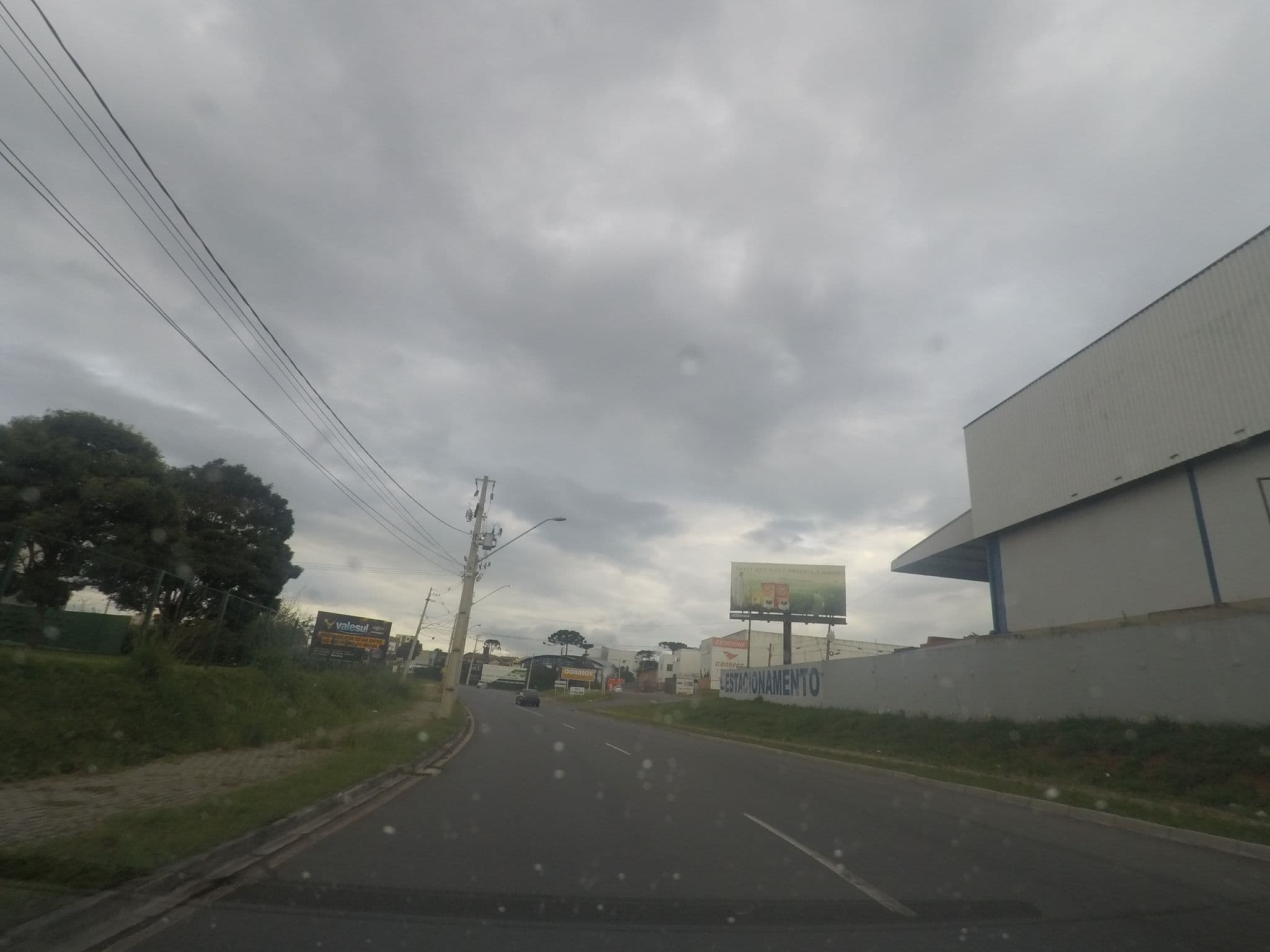 Street view near Restaurante Mercure Hotel, São José dos Pinhais — © marciosampaio (CC BY-SA · Mapillary)
