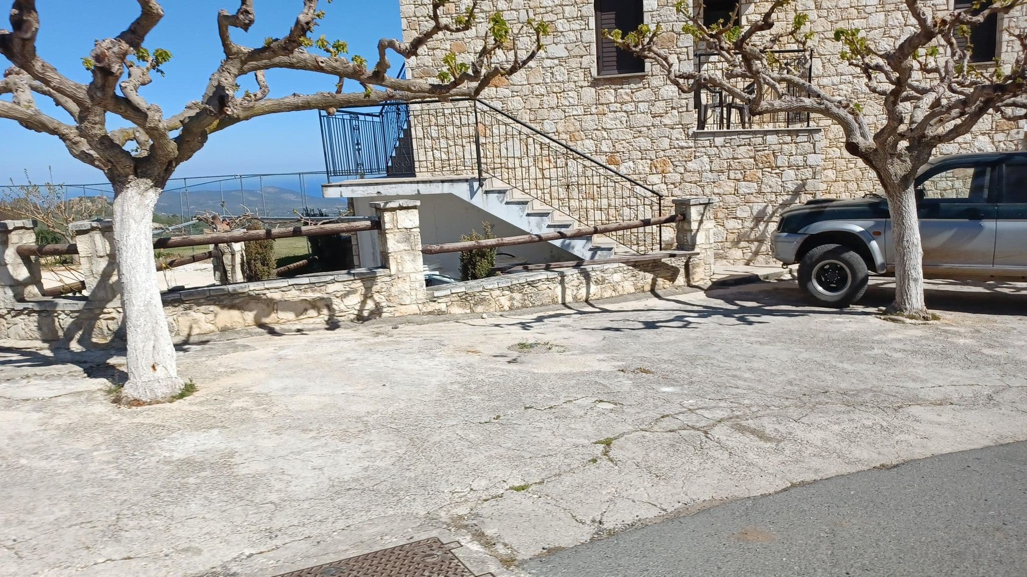 Street view near Palates Hotel, Pólis — © noa1 (CC BY-SA · Mapillary)