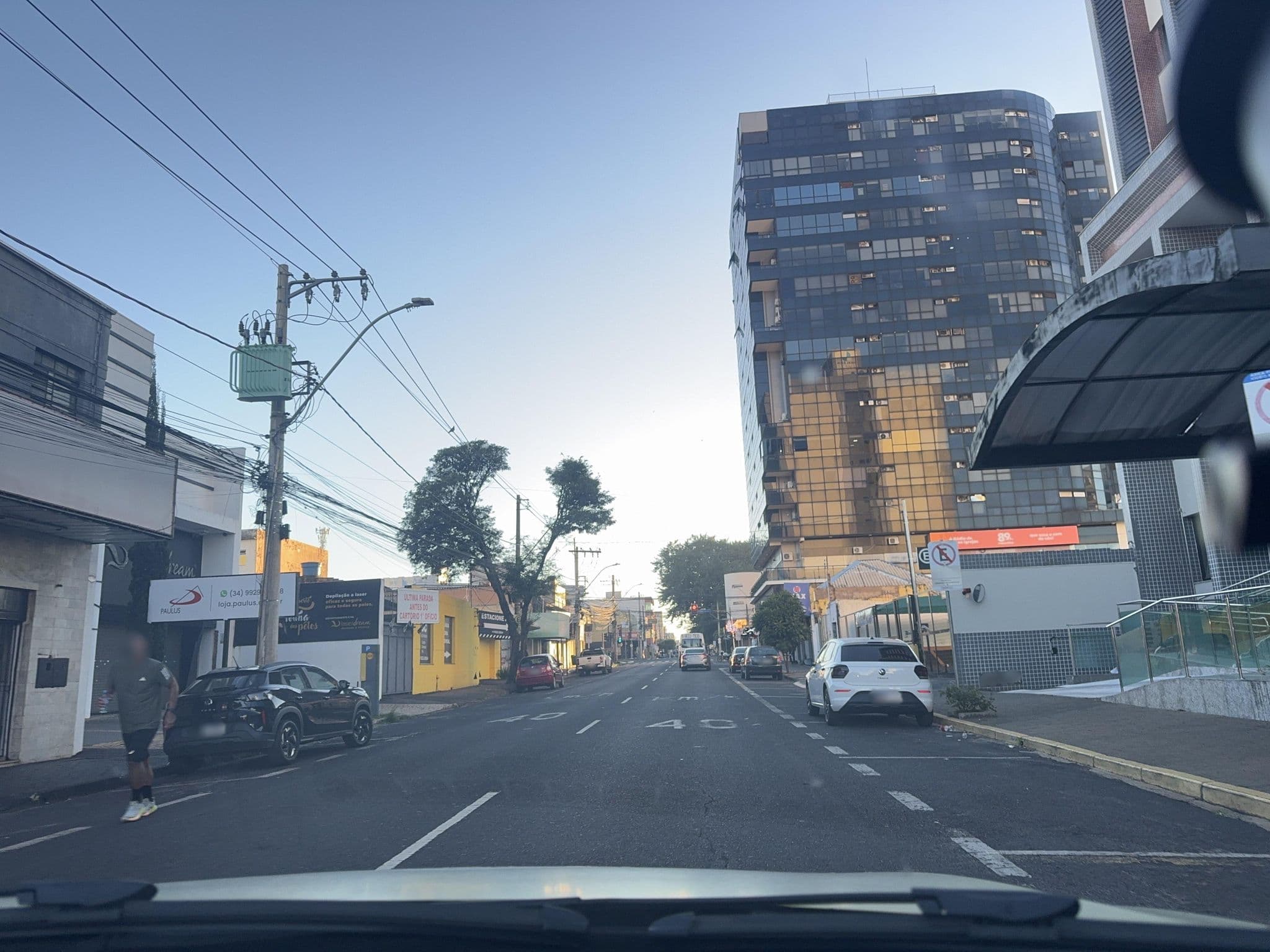 Street view near Hotel Dan Inn, Uberlândia — © Resyalk (CC BY-SA · Mapillary)