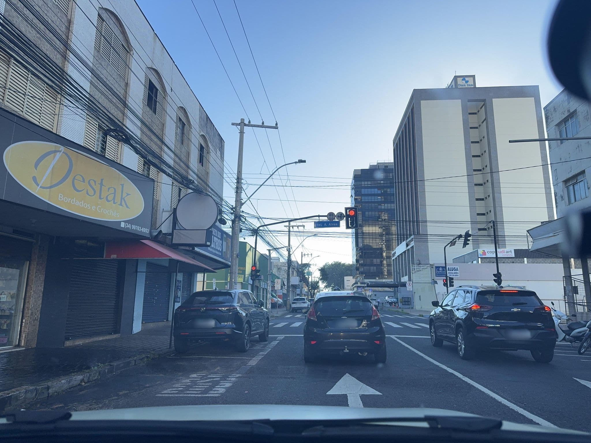 Street view near Mont Blanc Hotel, Uberlândia — © Resyalk (CC BY-SA · Mapillary)