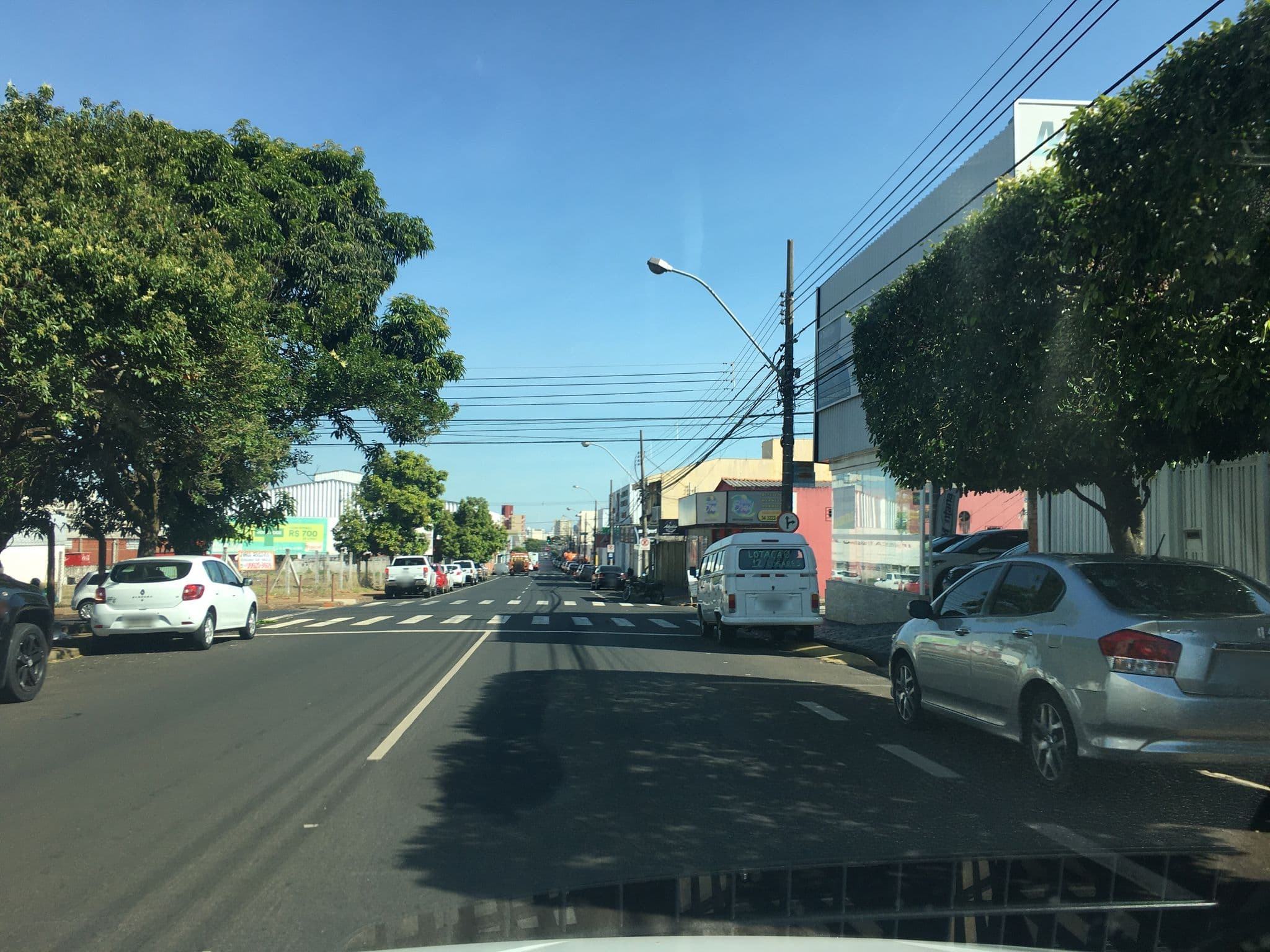 Street view near Pousada Vivenda Letícia, Uberlândia — © gustavoeugenio (CC BY-SA · Mapillary)