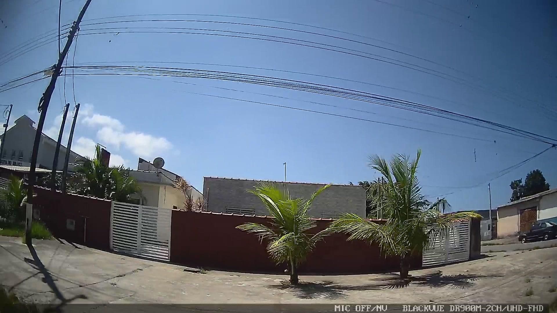 Street view near Chalé das Conchas, Peruíbe — © yaf1 (CC BY-SA · Mapillary)