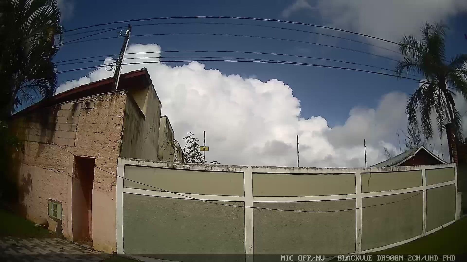 Street view near Pousada Amarelinha, Itanhaém — © yaf1 (CC BY-SA · Mapillary)
