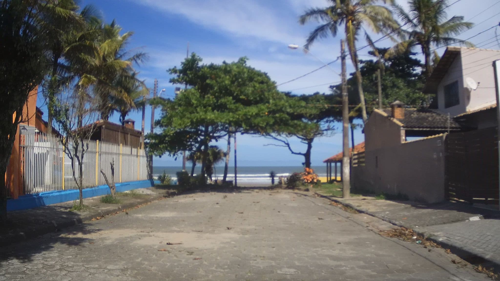 Street view near Pousada Beira Mar, Itanhaém — © marciosampaio (CC BY-SA · Mapillary)
