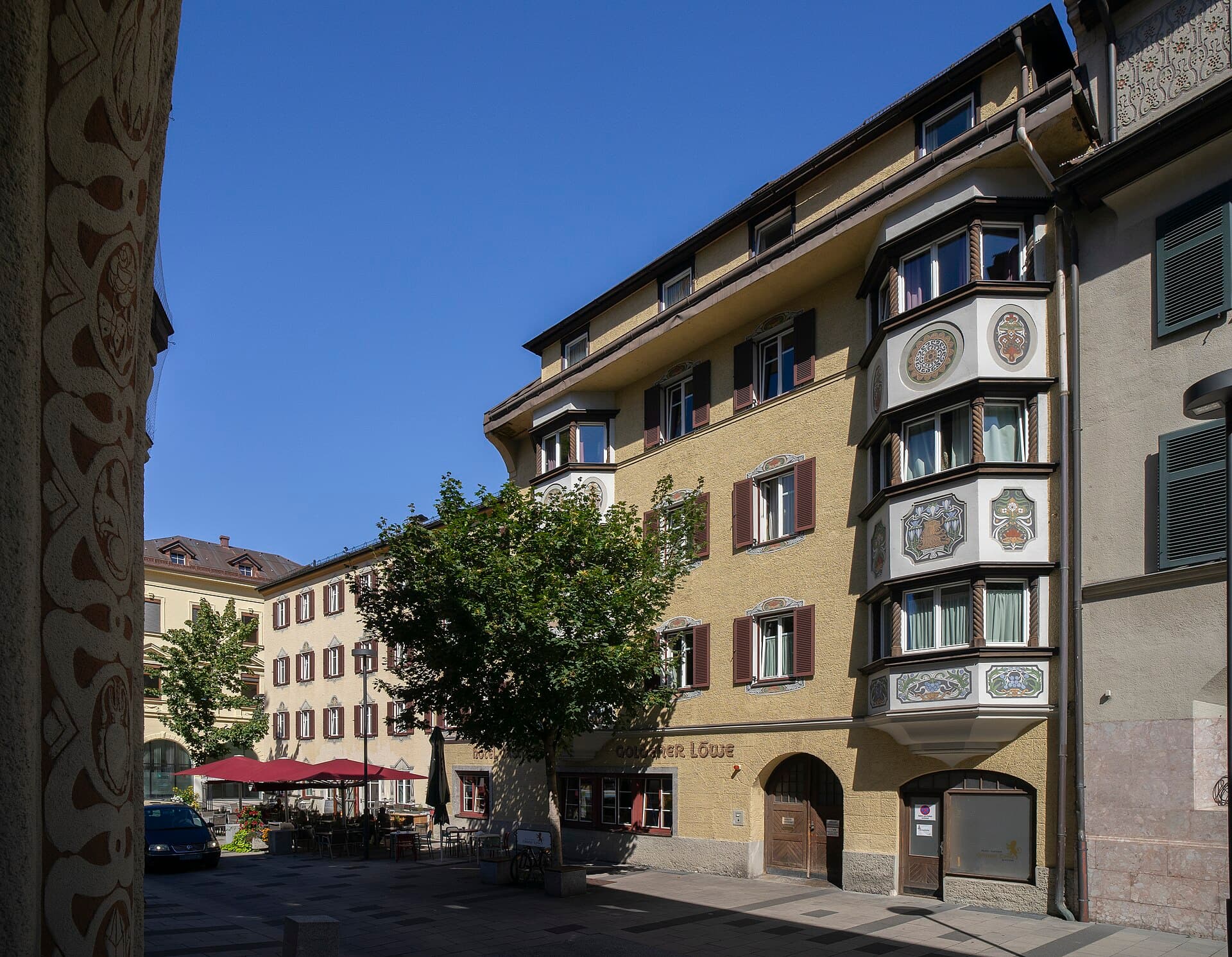 Goldener Löwe (via Wikimedia Commons, CC BY-SA 4.0)