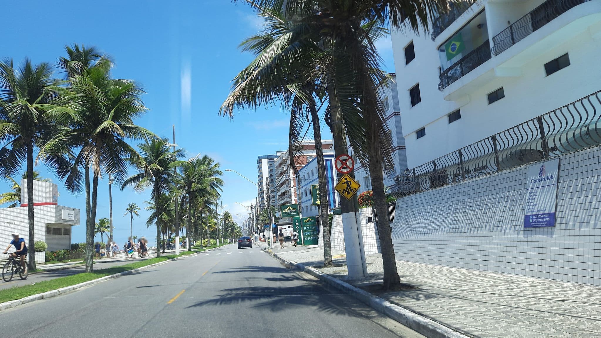 Street view near Edificio Tonga, Praia Grande — © alemenezes (CC BY-SA · Mapillary)