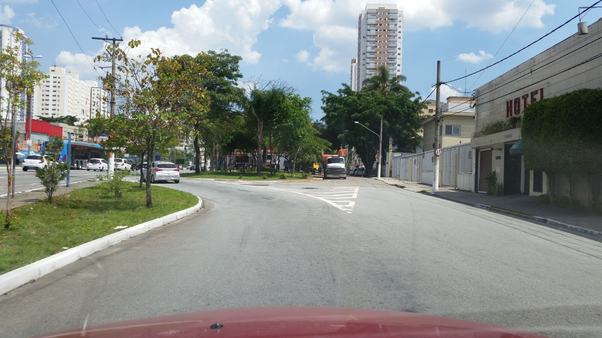 Street view near Hotel Mascote, Campo Belo — © guilherme_peev (CC BY-SA · Mapillary)