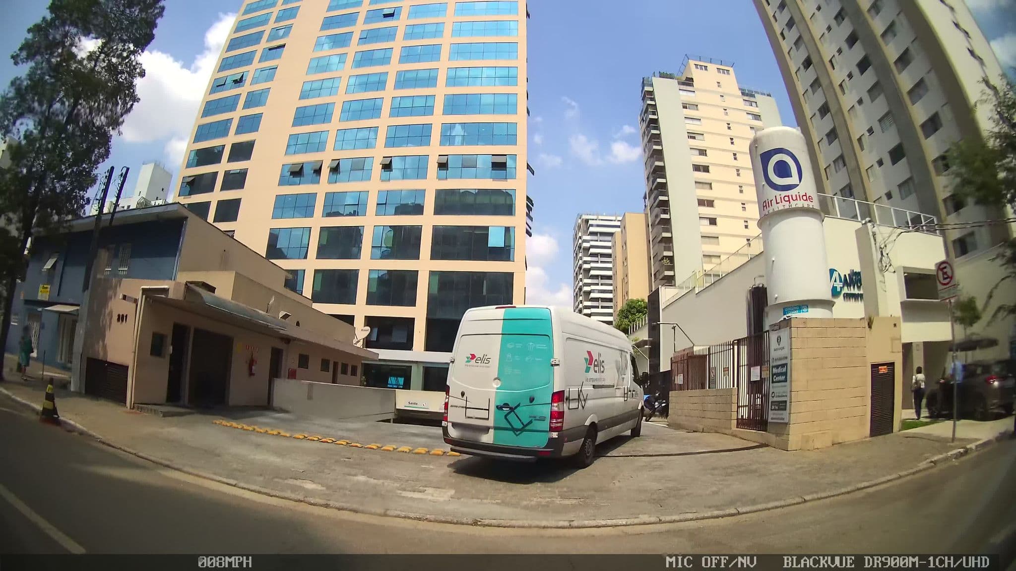 Street view near Fadaju Hotel Resort Spa & Casino, Moema — © kaart_4 (CC BY-SA · Mapillary)