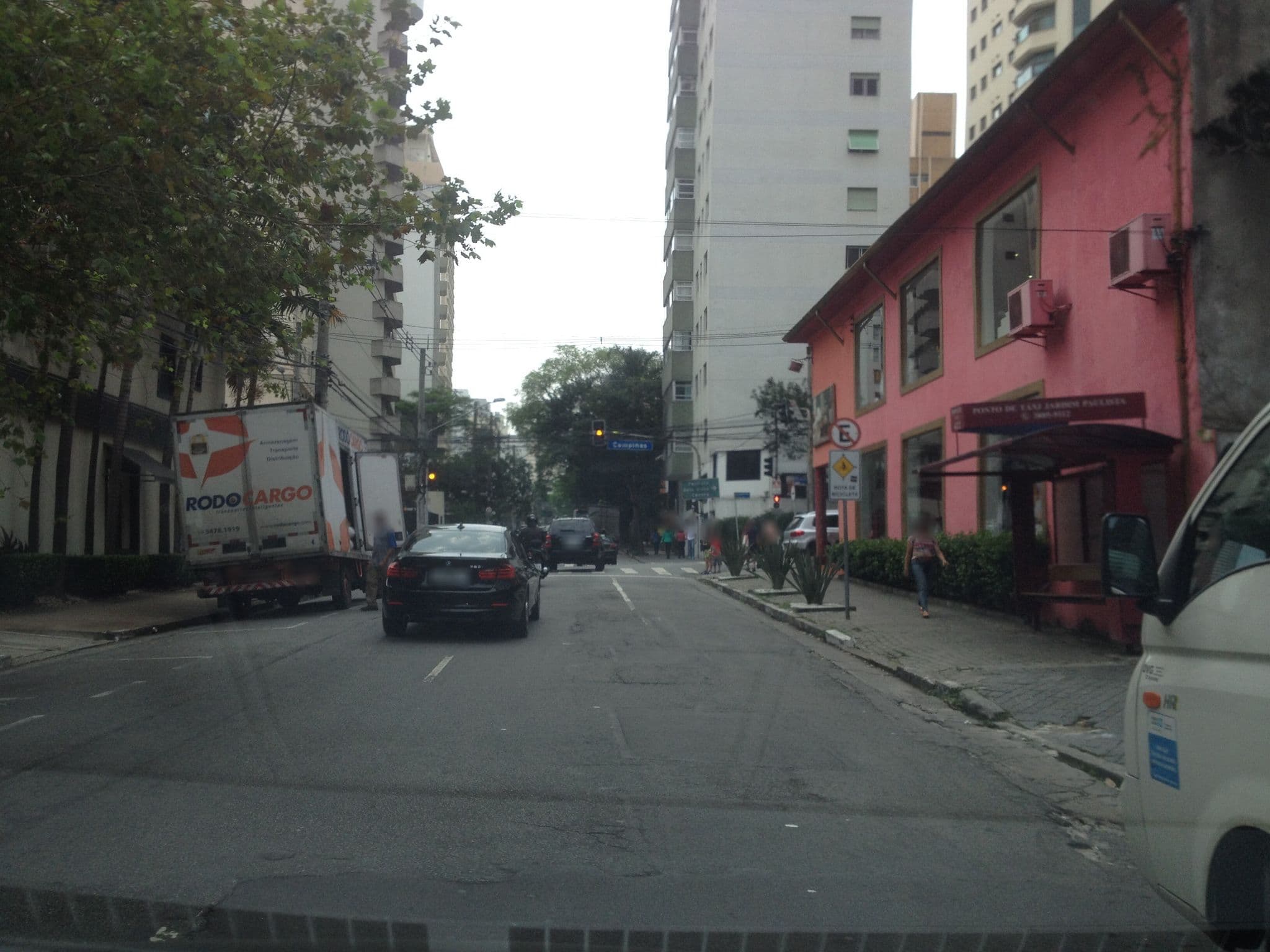 Street view near Golden Tulip Park Plaza, Jardim Paulista — © jglacerda (CC BY-SA · Mapillary)